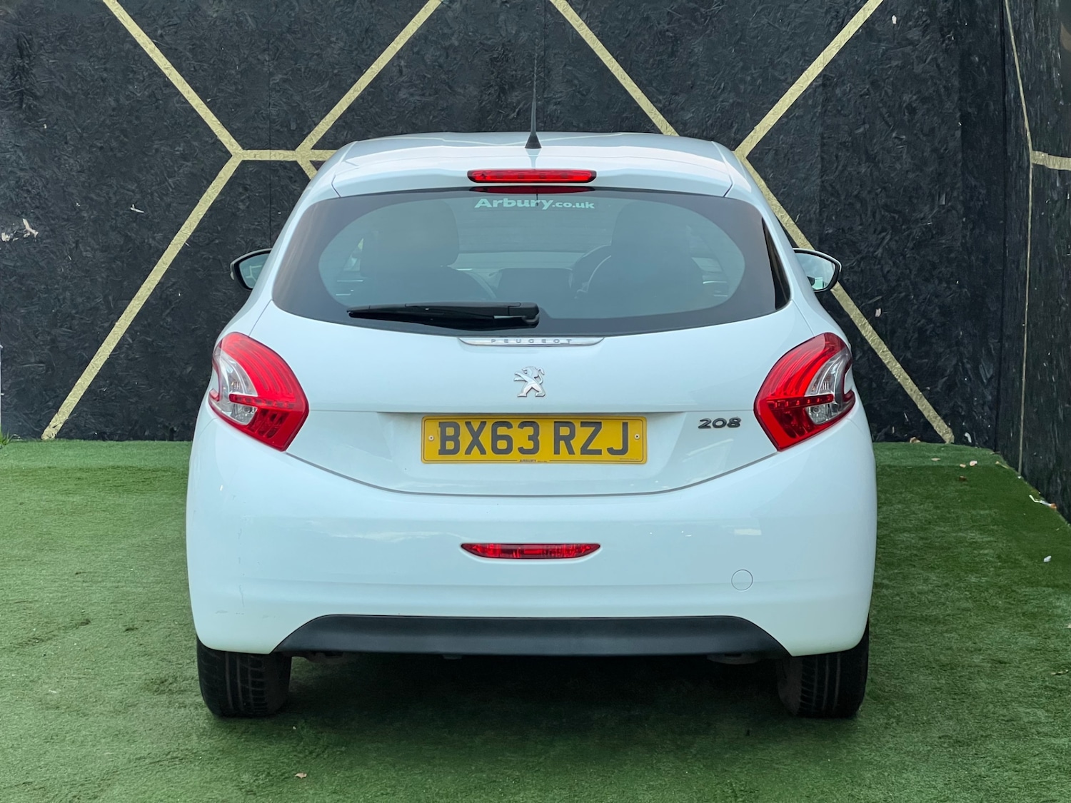 Used Peugeot 208 2013 for sale - 76384647: Photo 4