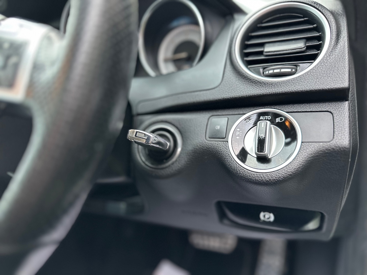 Used Mercedes-Benz C Class 2014 for sale - 77806950: Photo 14