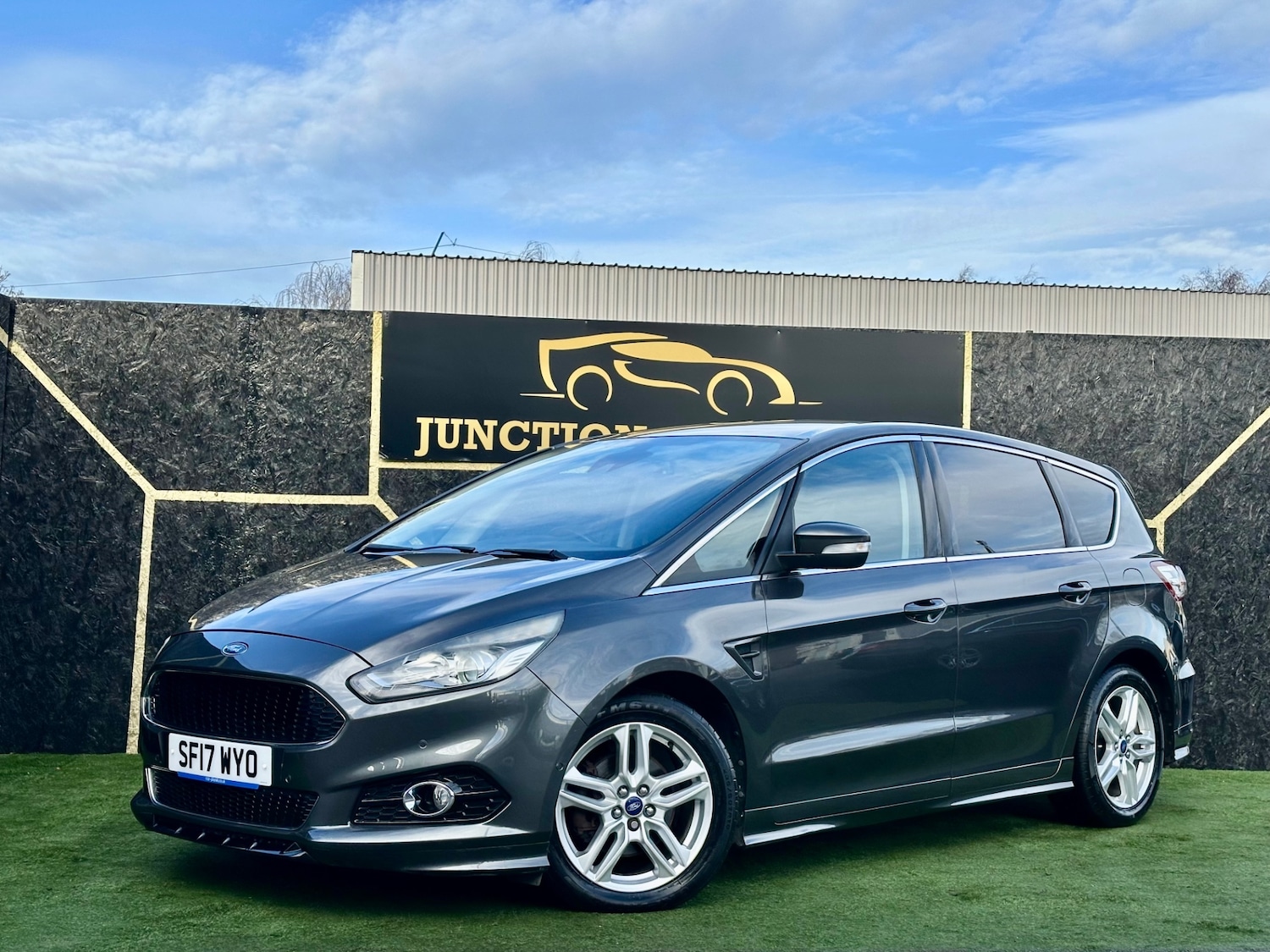 Used Ford S-Max 2017 for sale - 76831723: Photo 2