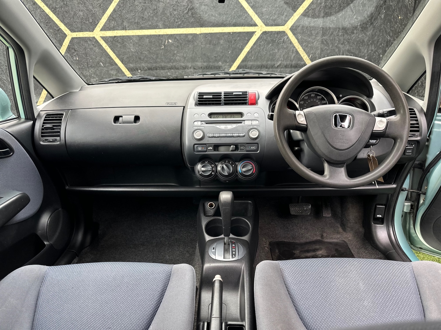 Used Honda Jazz 2004 for sale - 76612201: Photo 9