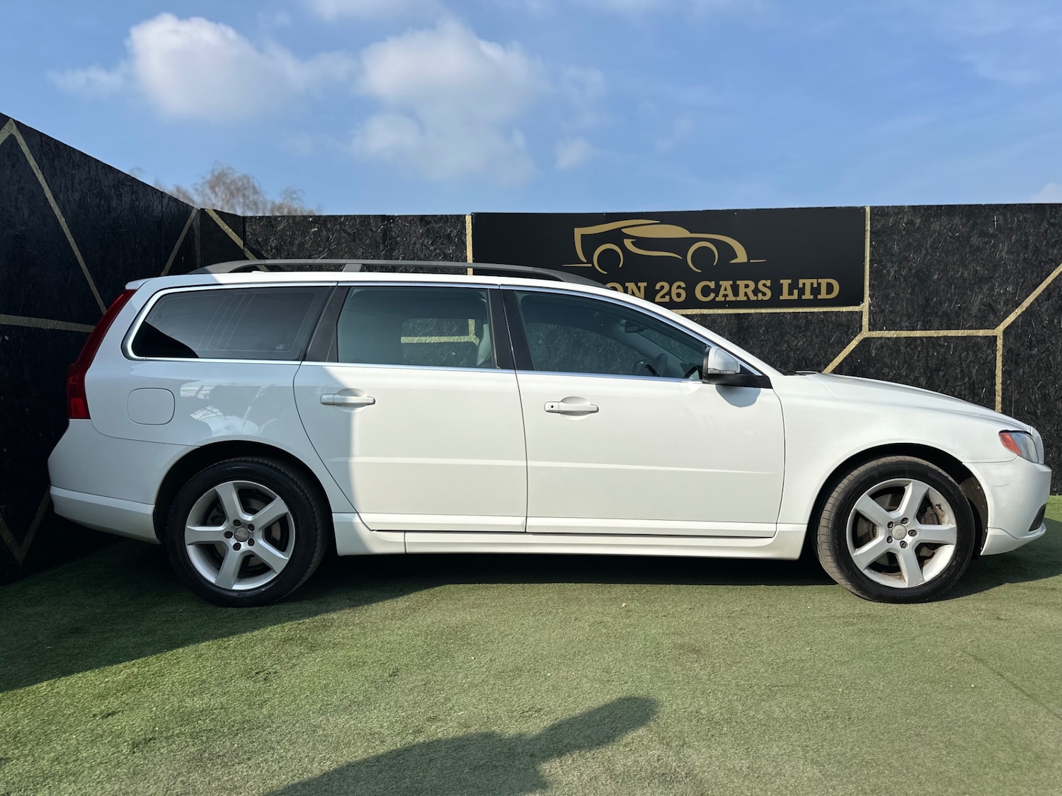 Used Volvo V70 2013 for sale - 77974772: Photo 2