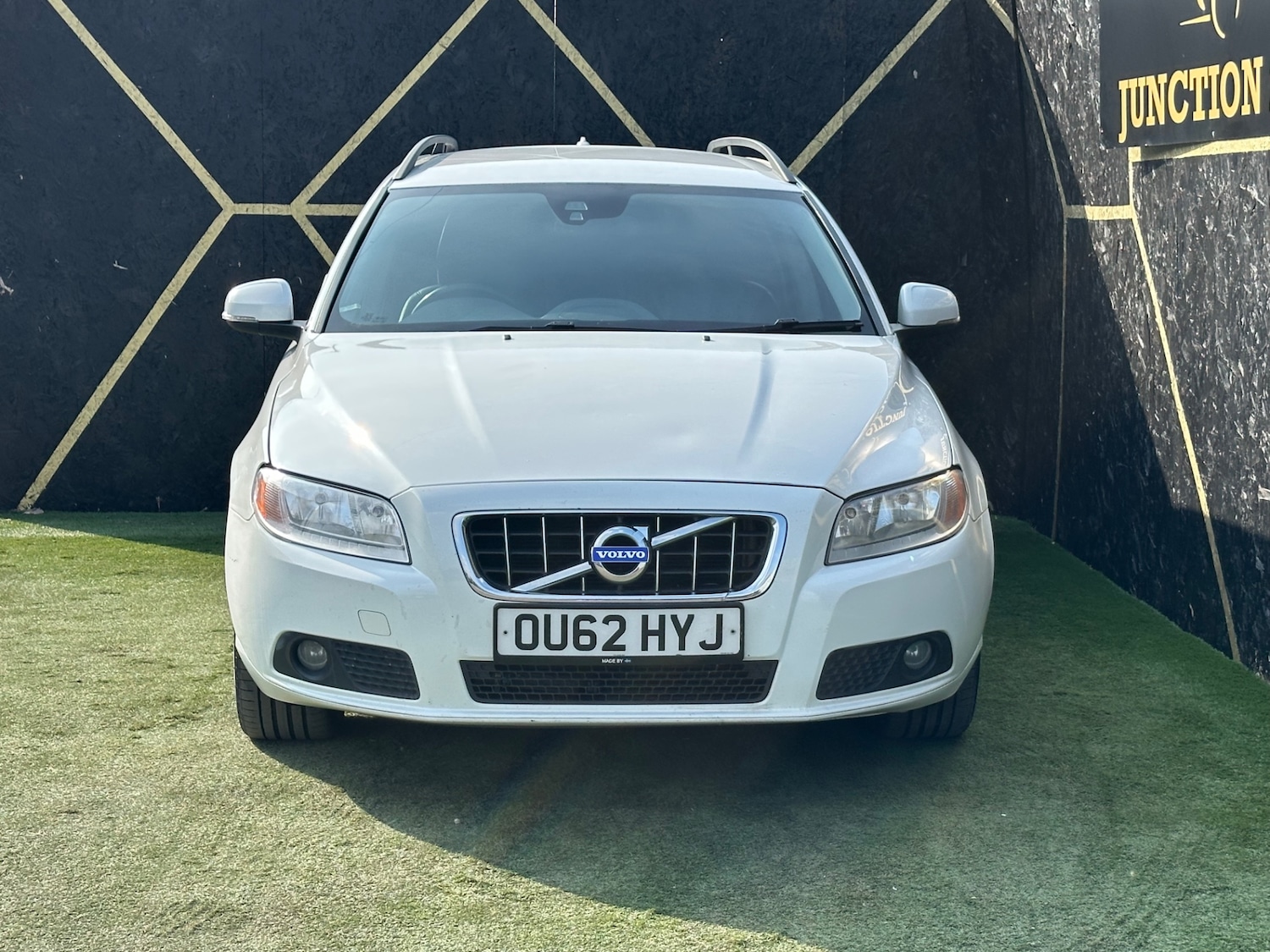 Used Volvo V70 2013 for sale - 77974772: Photo 3