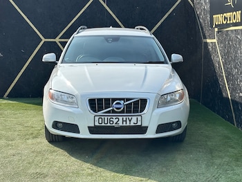 Used Volvo V70 2013 for sale - 77974772: Photo