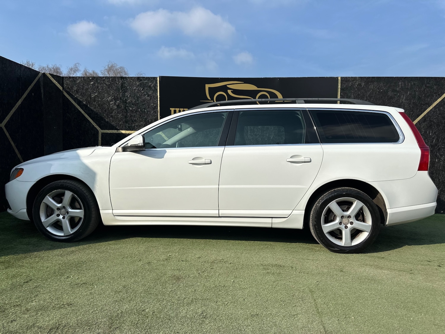 Used Volvo V70 2013 for sale - 77974772: Photo 4