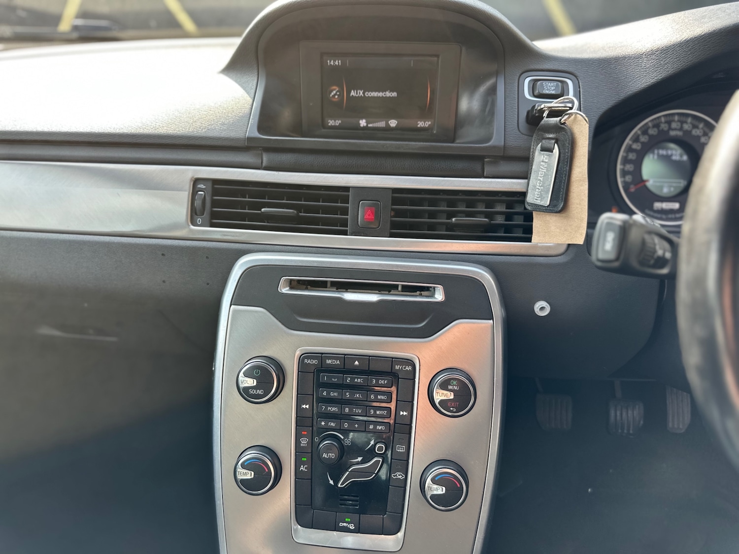 Used Volvo V70 2013 for sale - 77974772: Photo 9