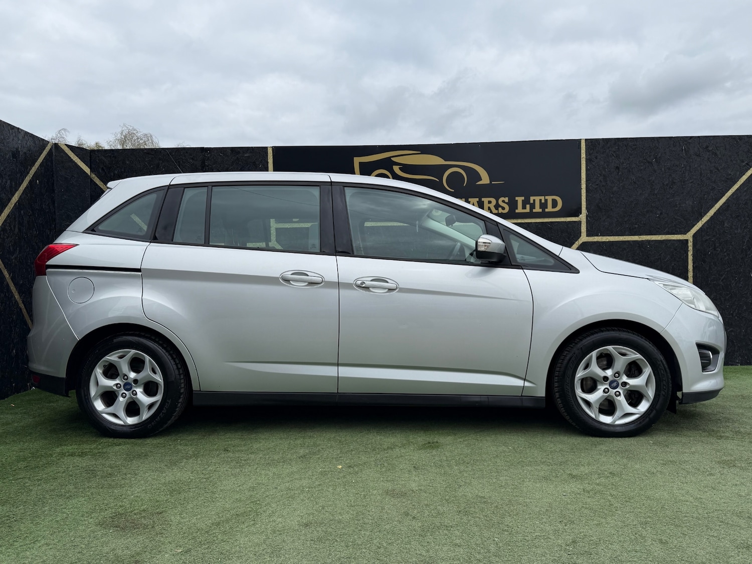 Used Ford Grand C-Max 2013 for sale - 78091816: Photo 2