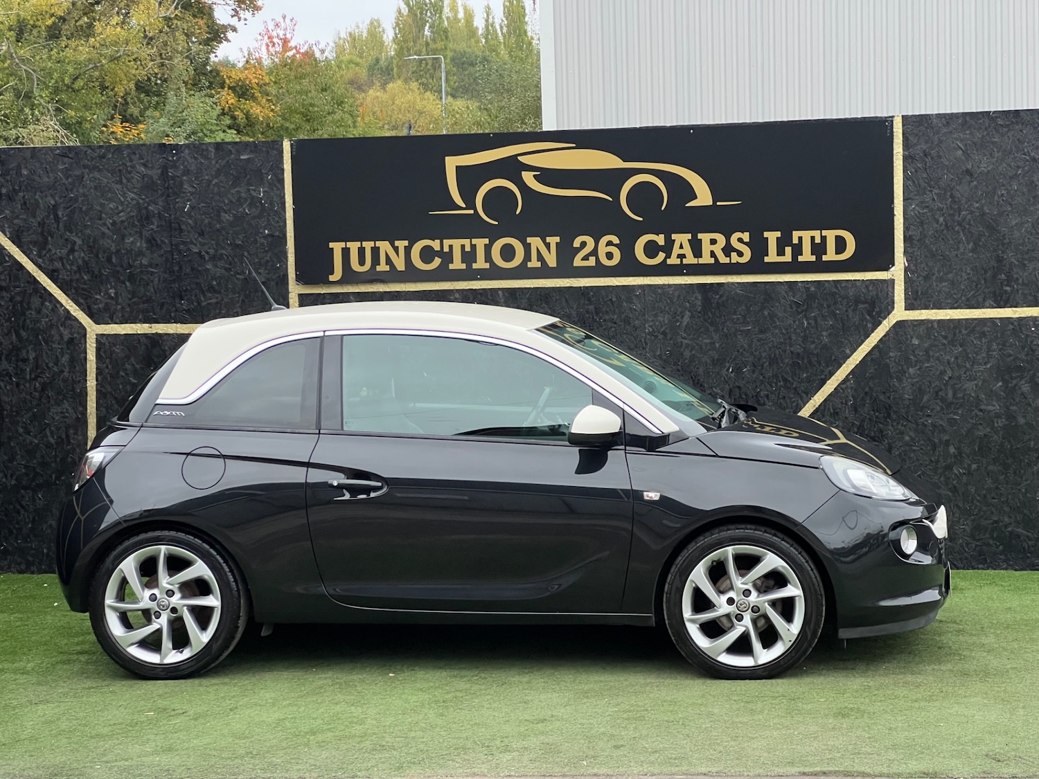 Used Vauxhall ADAM 2013 for sale - 76255203: Photo 2