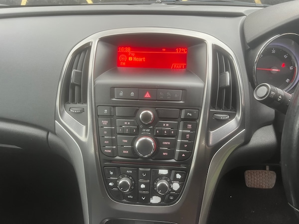 Used Vauxhall Astra 2012 for sale - 76196175: Photo 12