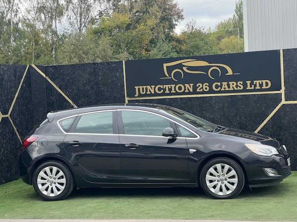Used Vauxhall Astra 2012 for sale - 76196175: Photo 2