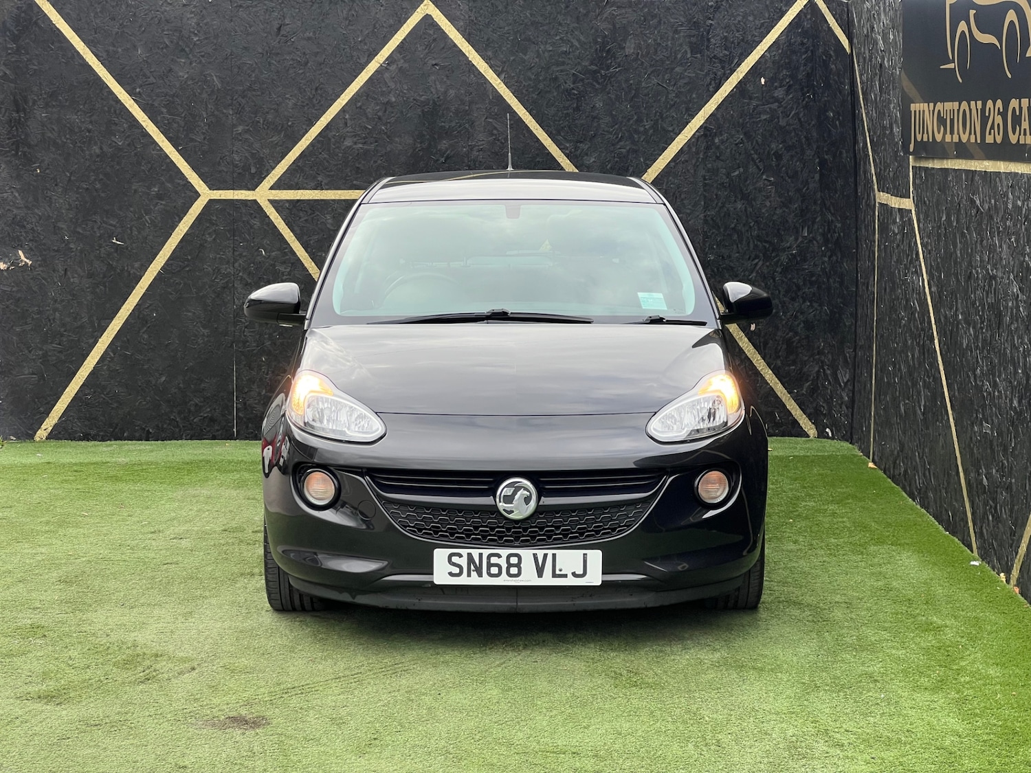 Used Vauxhall ADAM 2018 for sale - 76196151: Photo 2