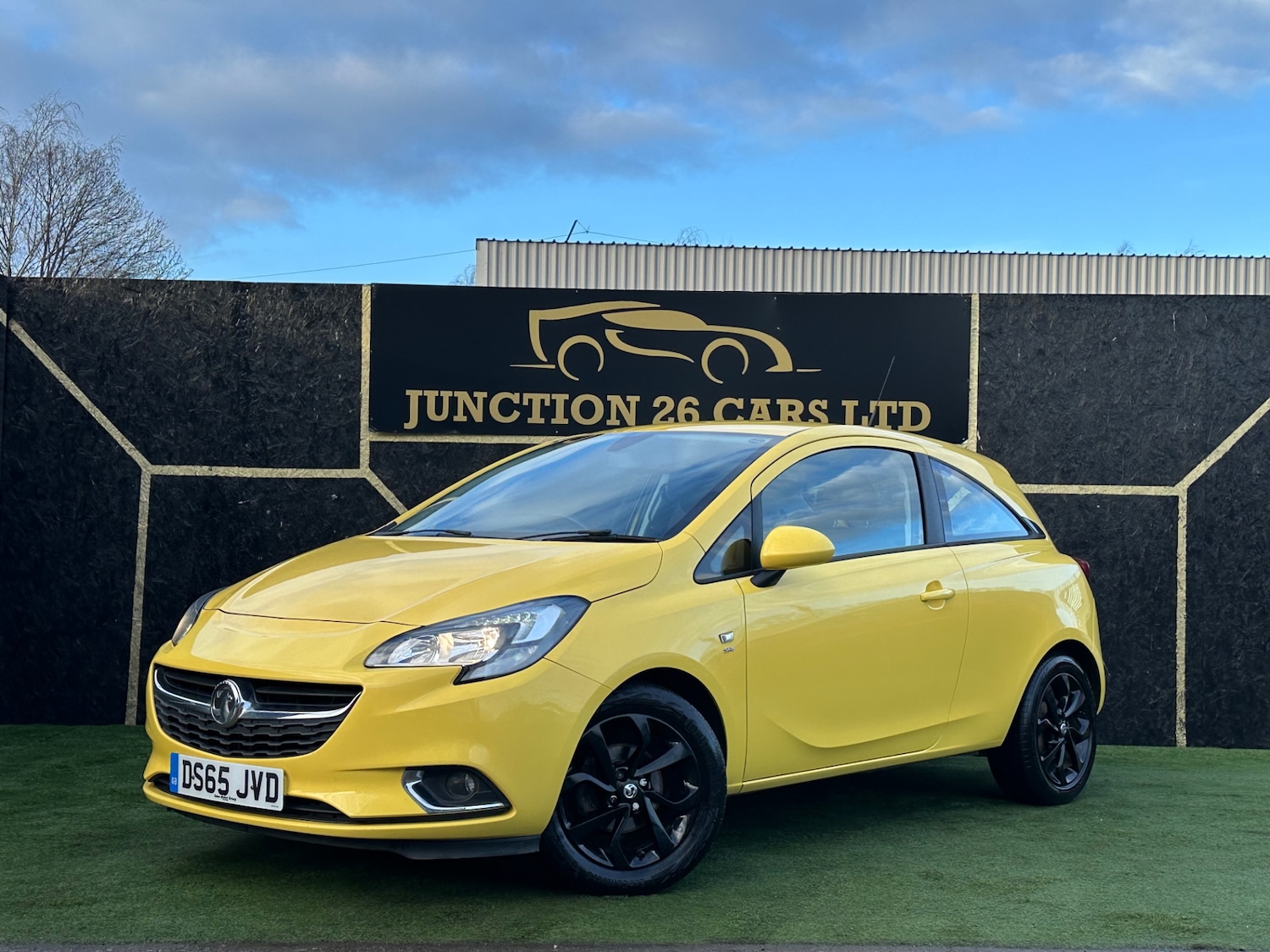 Used Vauxhall Corsa 2015 for sale - 77353645: Photo 2