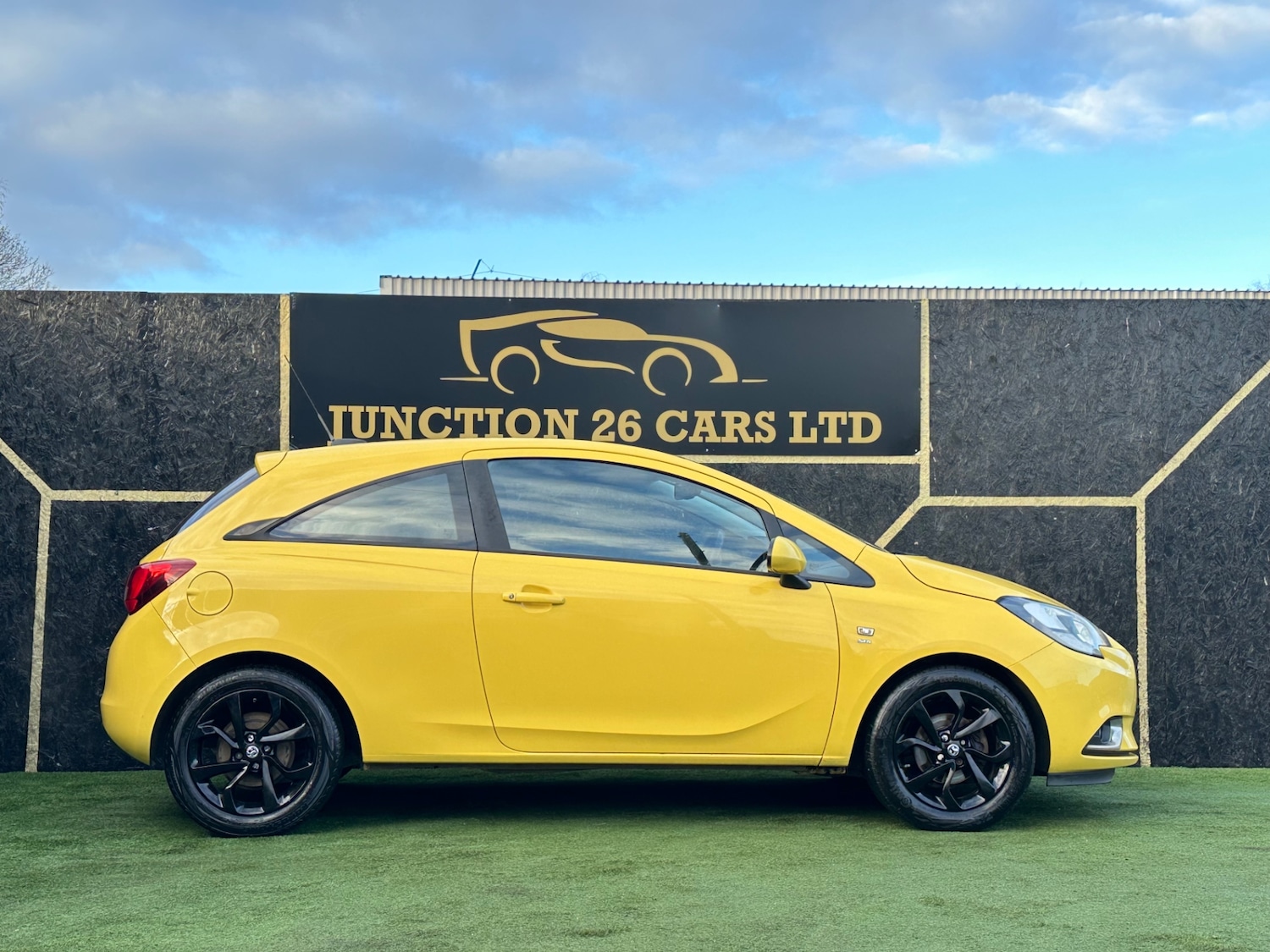 Used Vauxhall Corsa 2015 for sale - 77353645: Photo 3