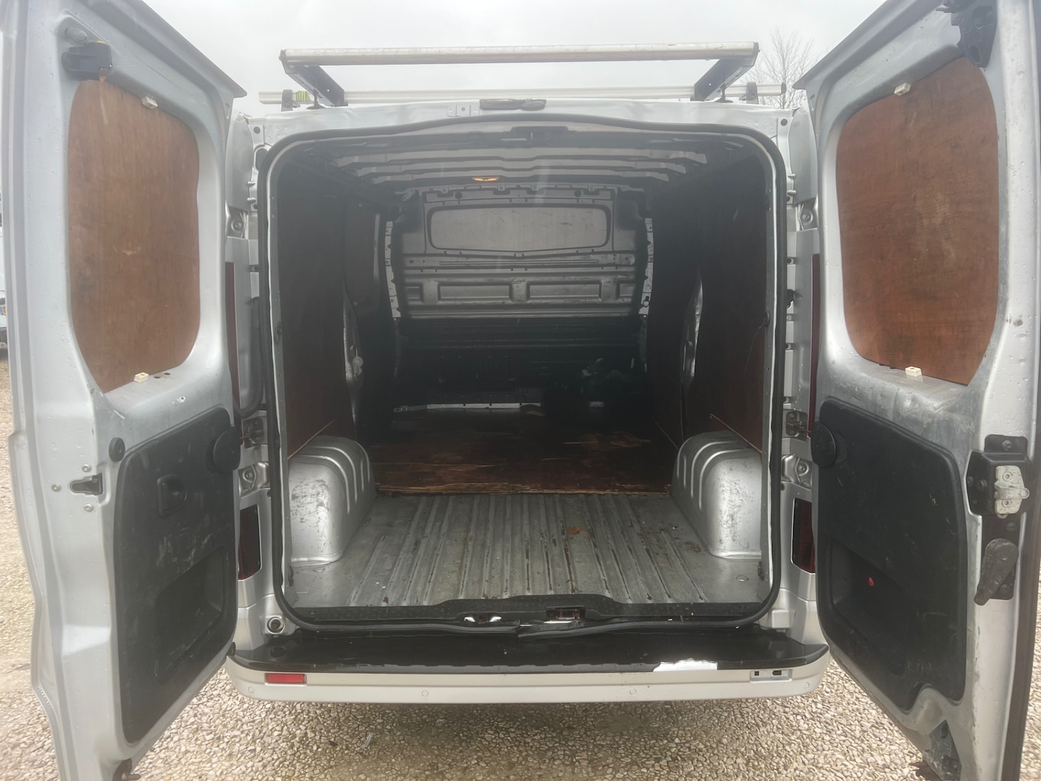 Used Vauxhall Vivaro 2017 for sale - 77460058: Photo 9