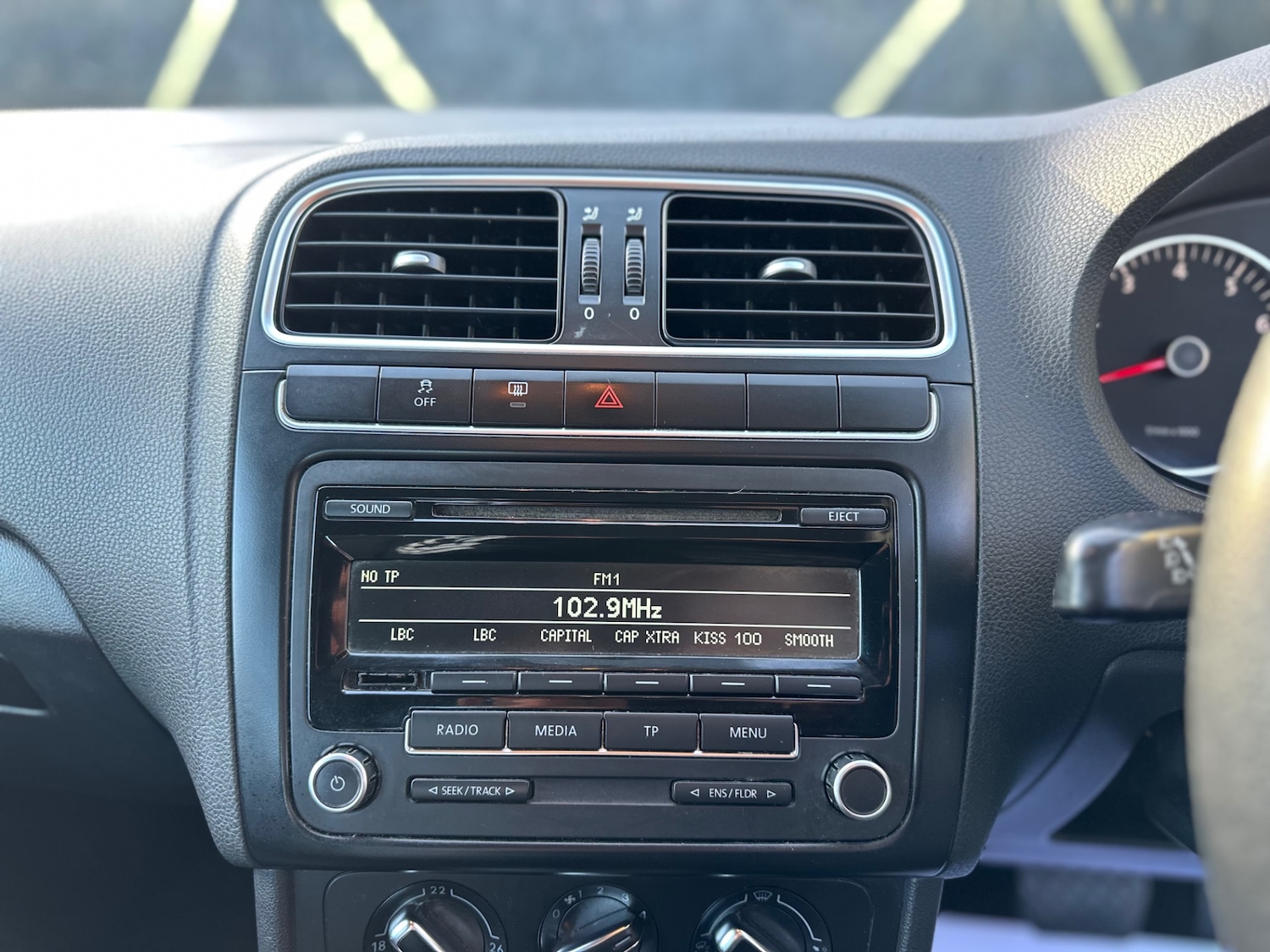 Used Volkswagen Polo 2009 for sale - 77261085: Photo 12