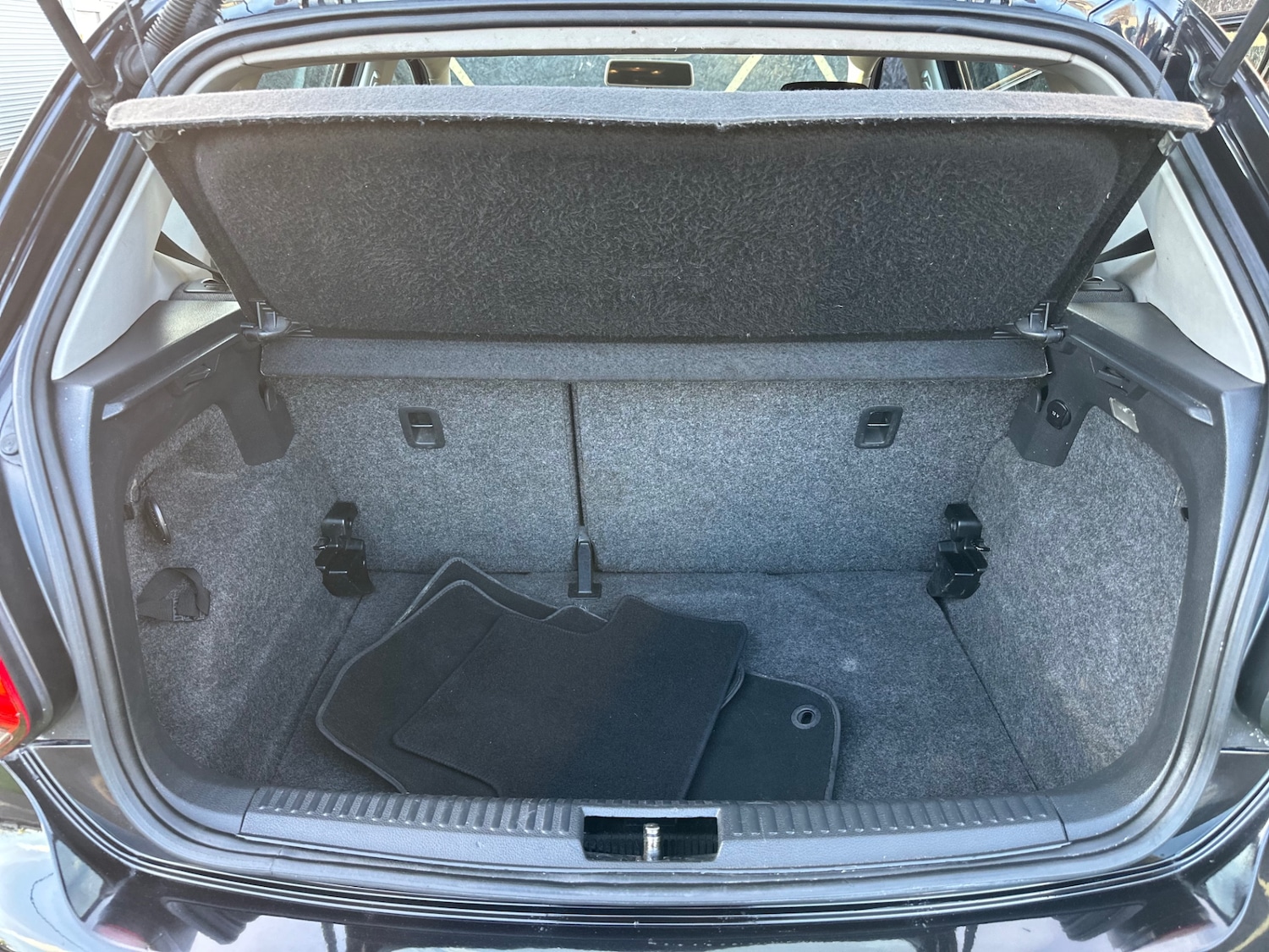 Used Volkswagen Polo 2009 for sale - 77261085: Photo 16