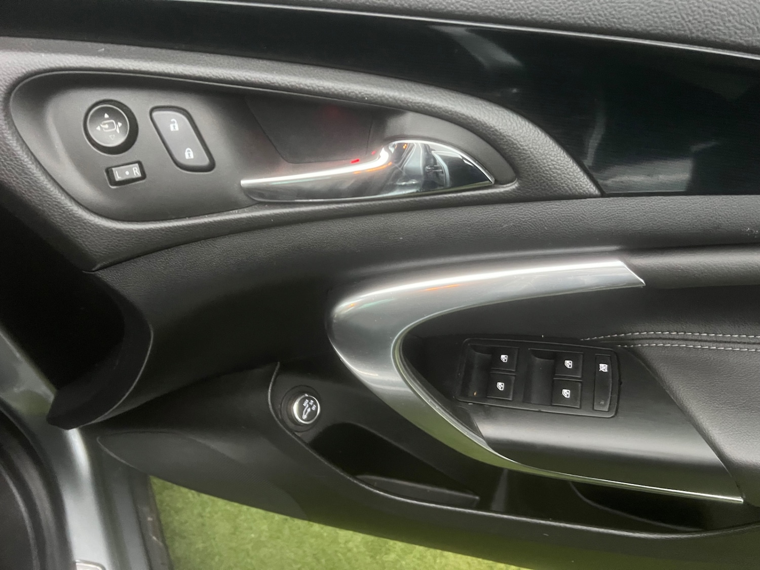 Used Vauxhall Insignia 2015 for sale - 76255499: Photo 10