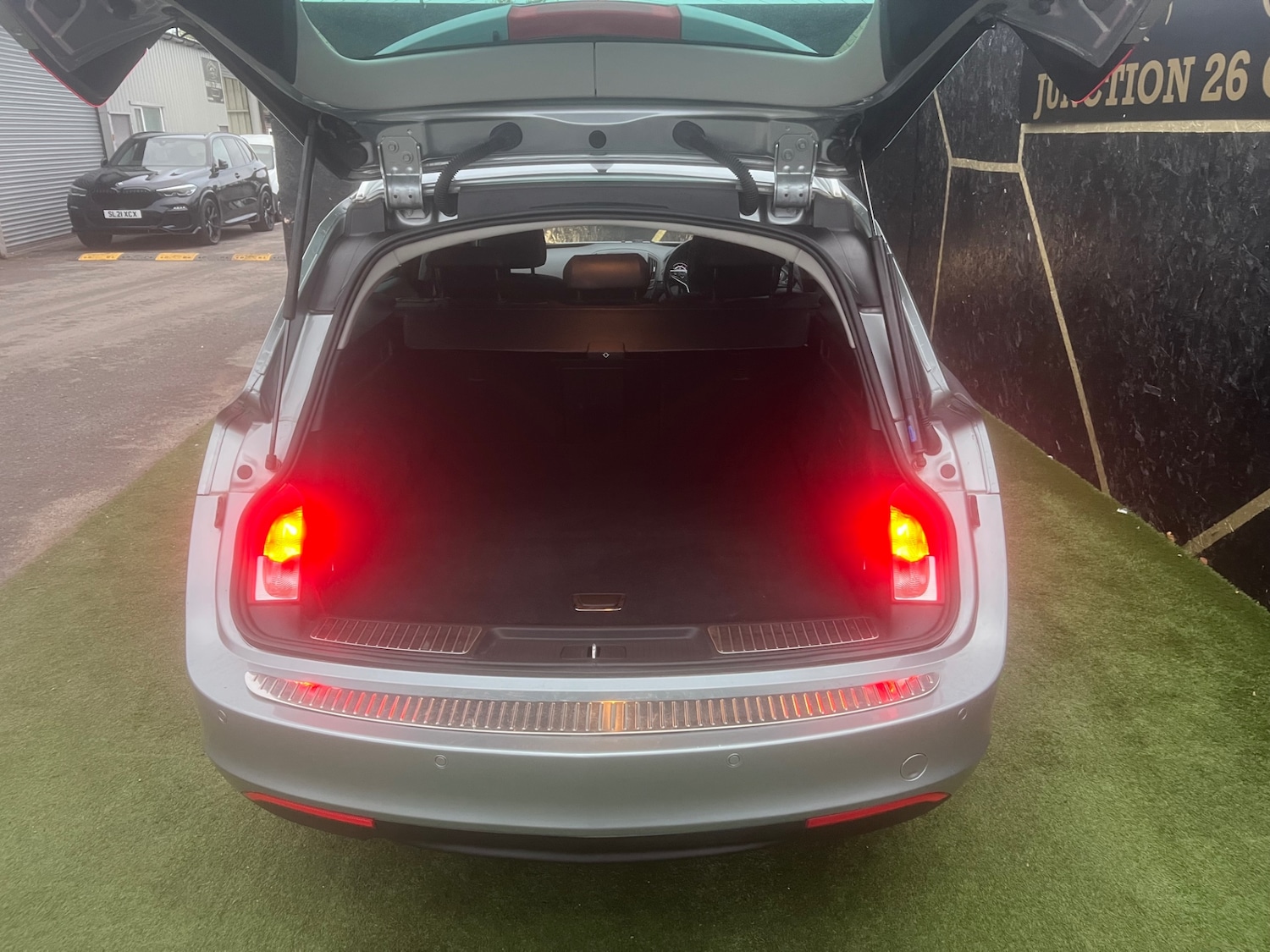 Used Vauxhall Insignia 2015 for sale - 76255499: Photo 17