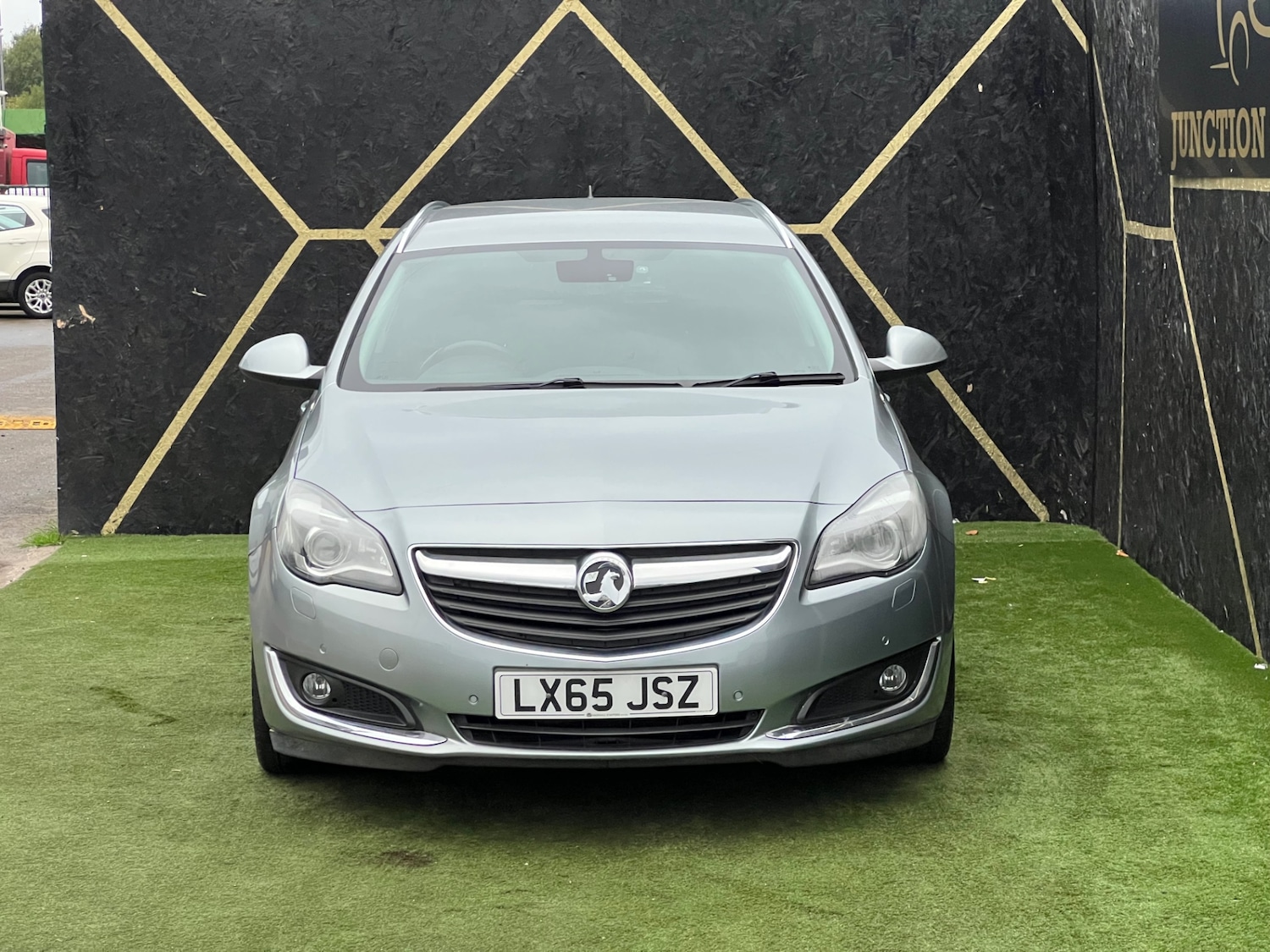 Used Vauxhall Insignia 2015 for sale - 76255499: Photo 3