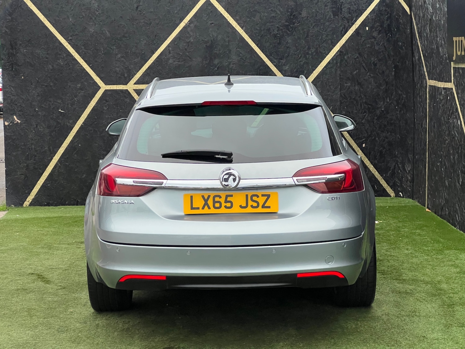 Used Vauxhall Insignia 2015 for sale - 76255499: Photo 4