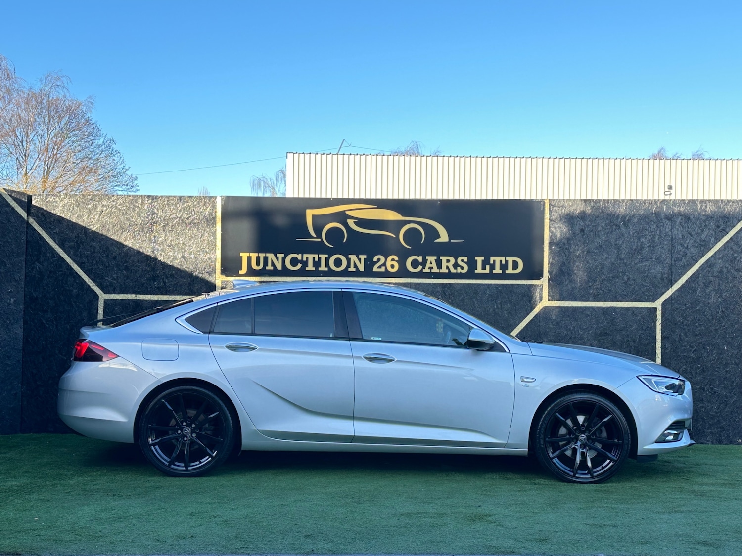 Used Vauxhall Insignia 2017 for sale - 76778128: Photo 3