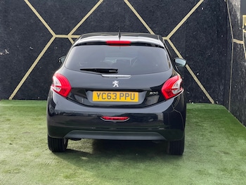 Used Peugeot 208 2013 for sale - 77630460: Photo