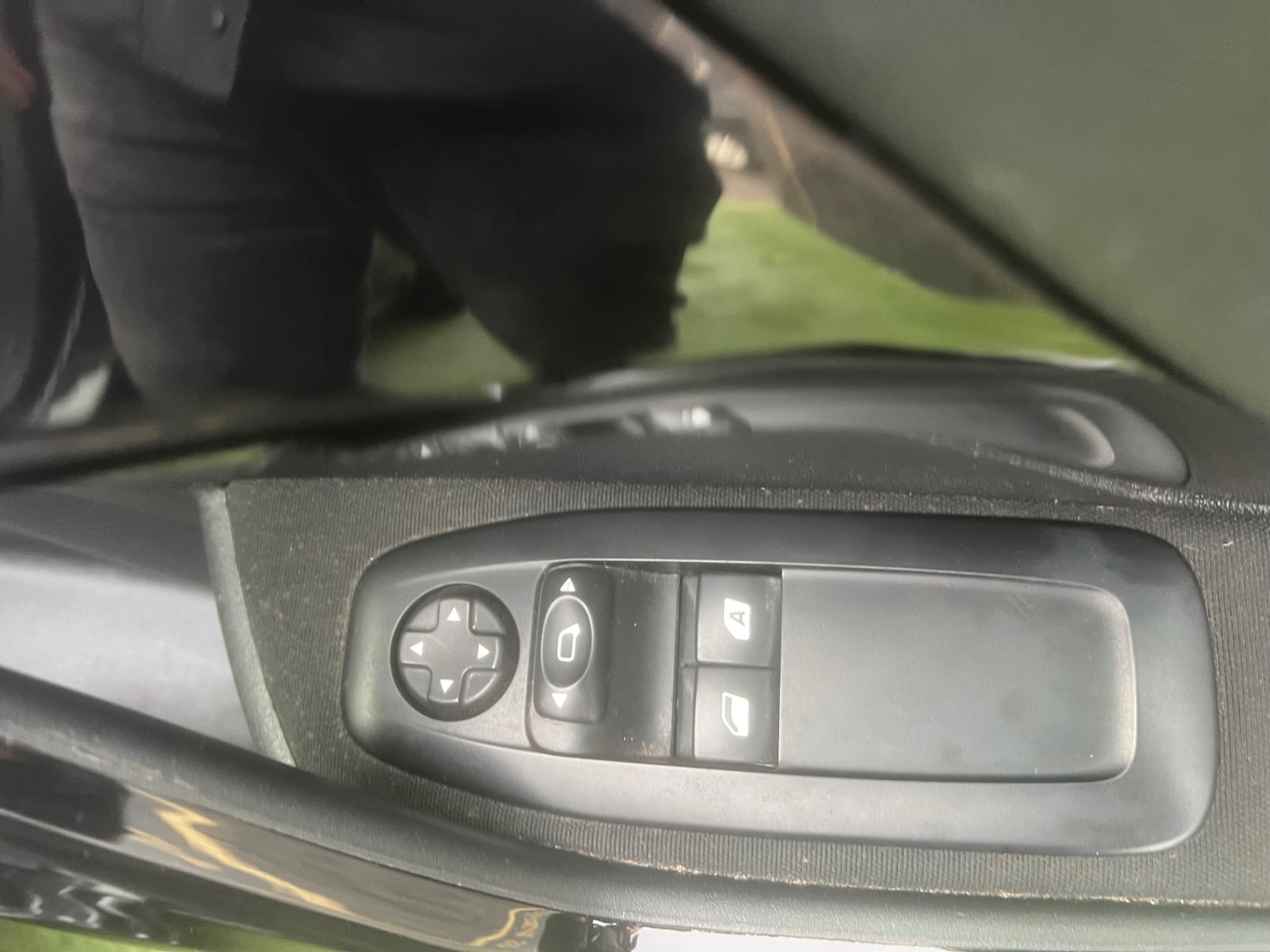 Used Peugeot 208 2013 for sale - 77630460: Photo 9