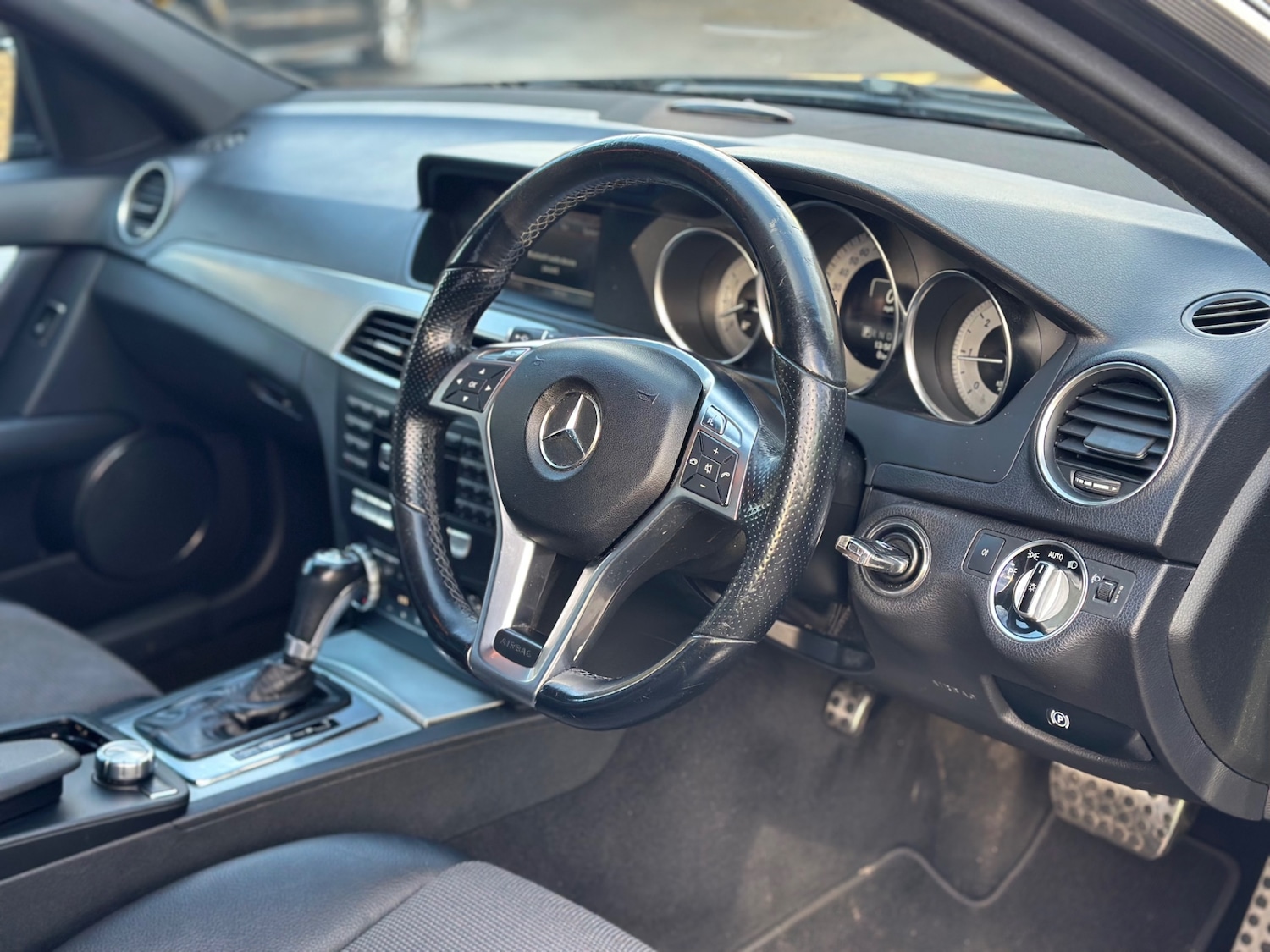 Used Mercedes-Benz C Class 2014 for sale - 77404001: Photo 6