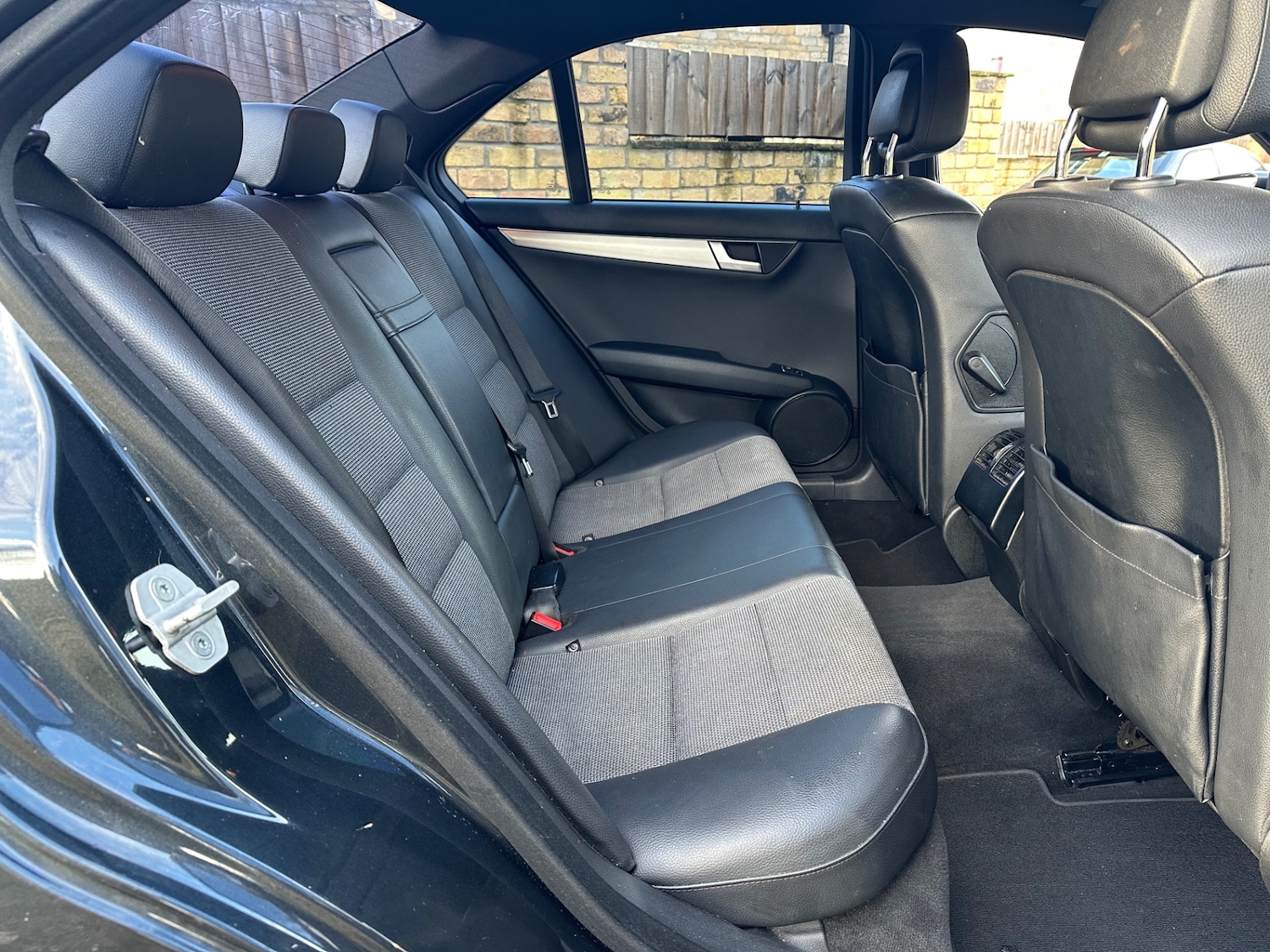 Used Mercedes-Benz C Class 2014 for sale - 77404001: Photo 9