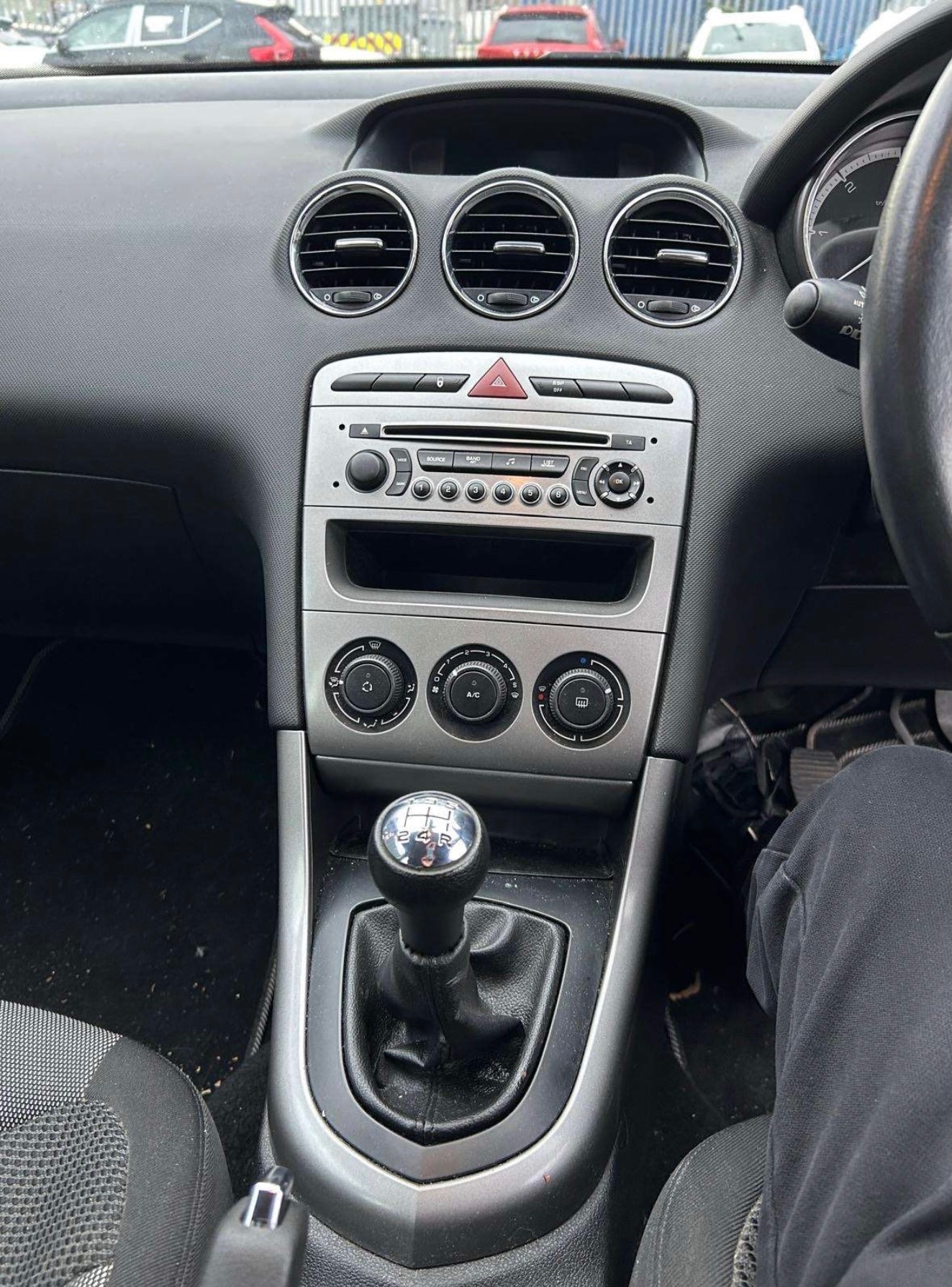 Used Peugeot 308 2012 for sale - 76611159: Photo 11