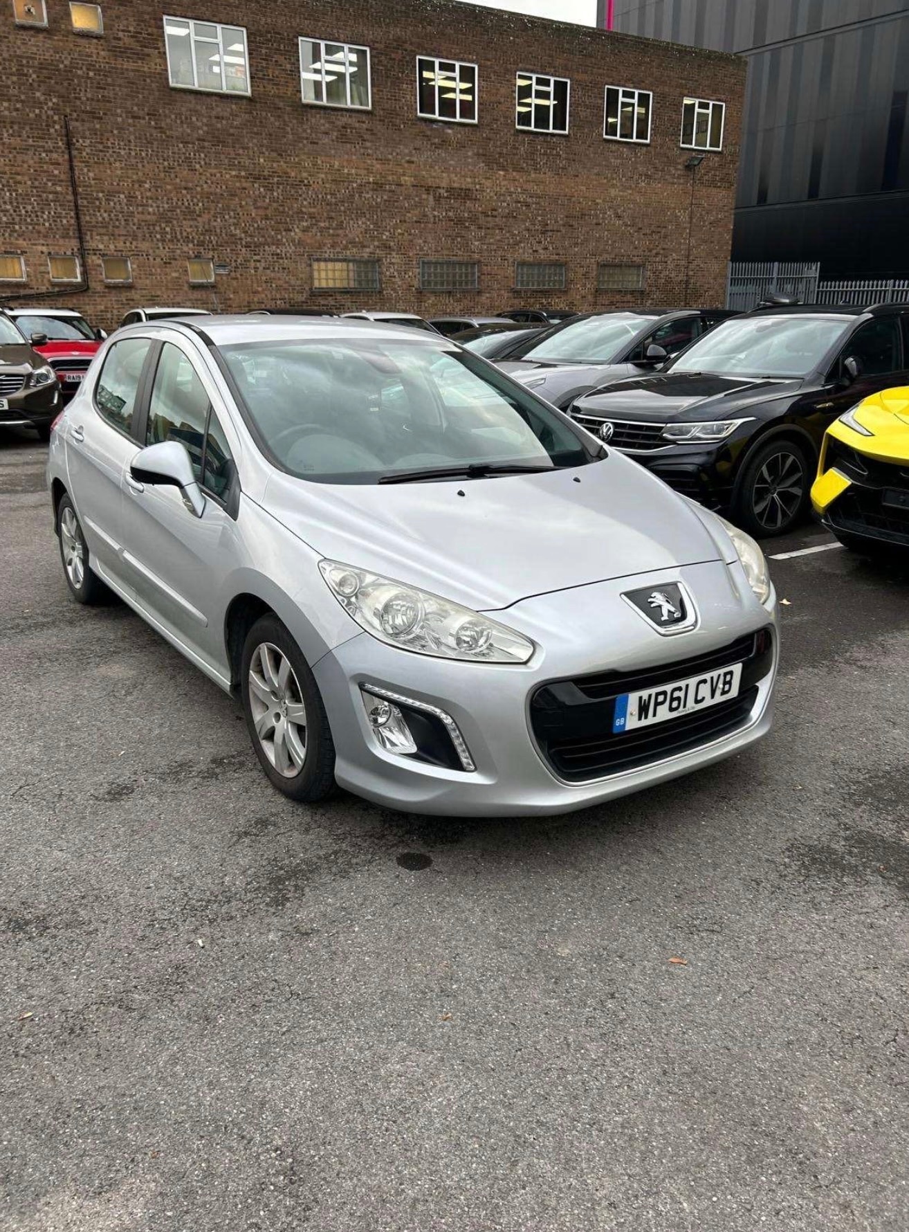 Used Peugeot 308 2012 for sale - 76611159: Photo 2