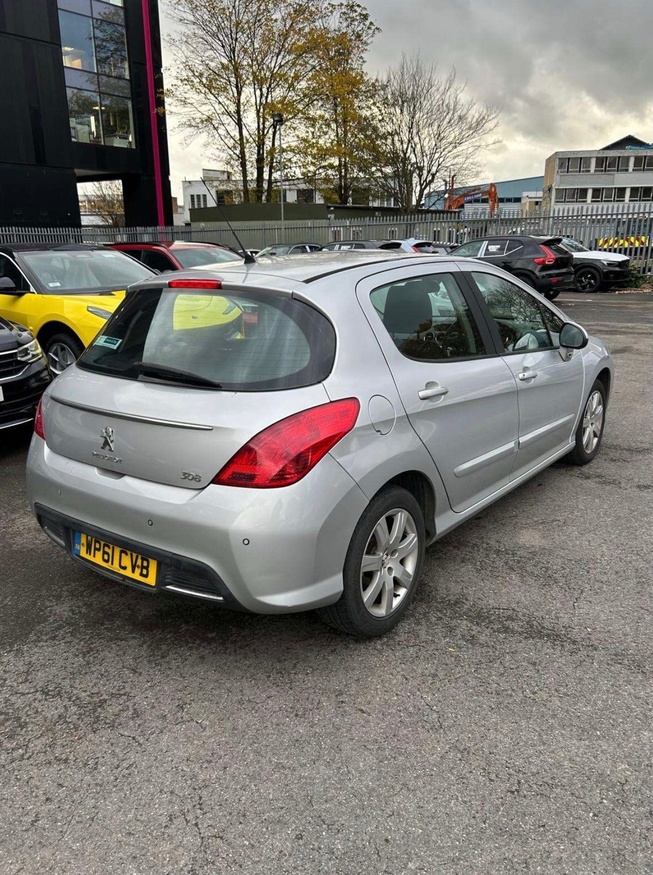 Used Peugeot 308 2012 for sale - 76611159: Photo 3