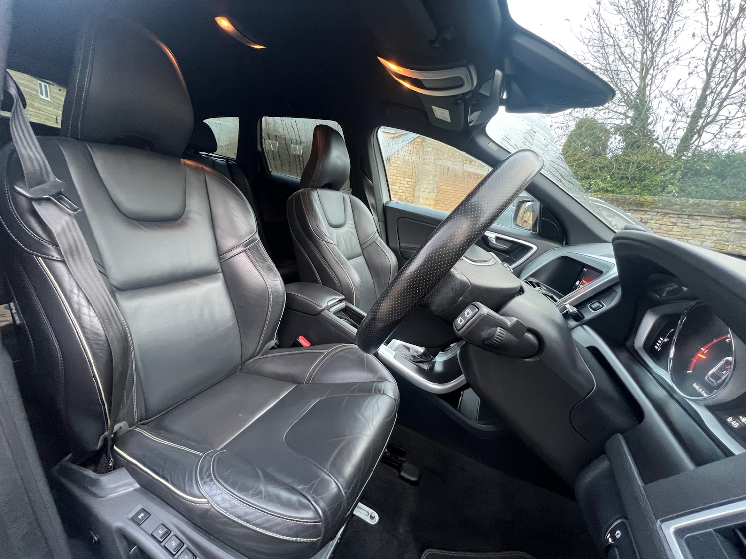 Used Volvo XC60 2017 for sale - 76763487: Photo 10