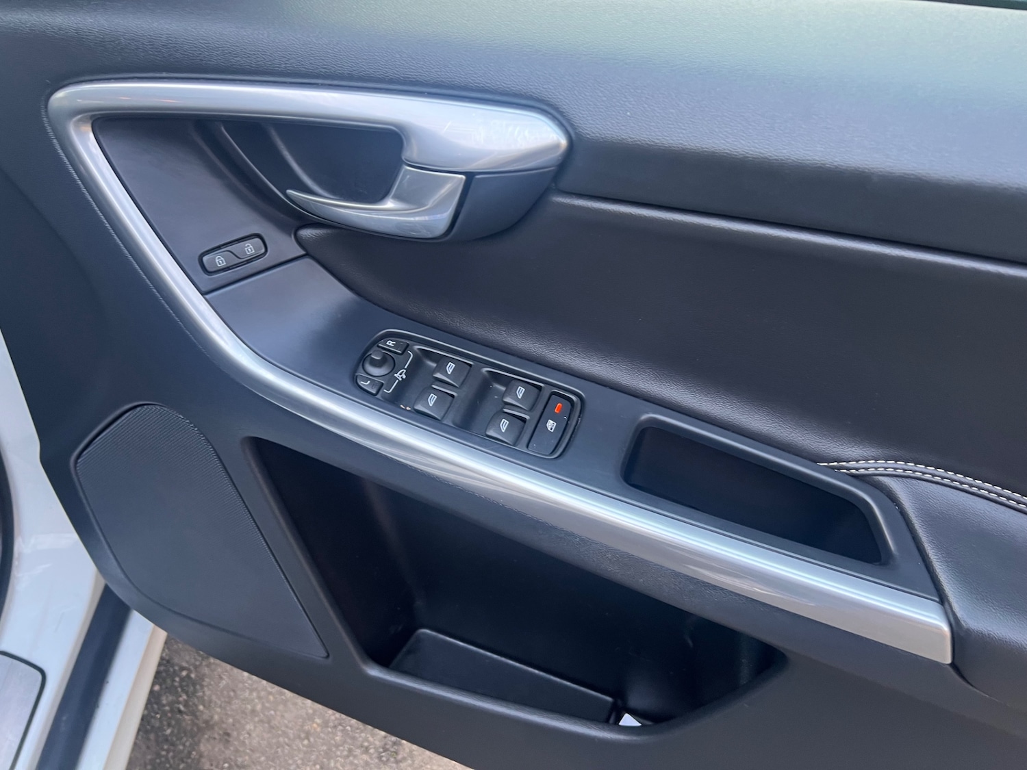 Used Volvo XC60 2017 for sale - 76763487: Photo 19