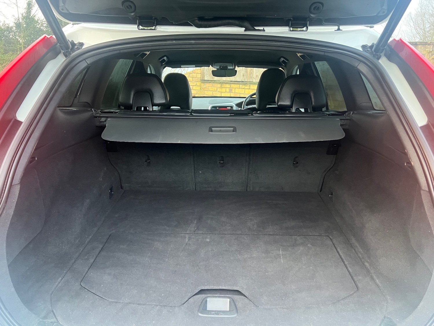 Used Volvo XC60 2017 for sale - 76763487: Photo 25