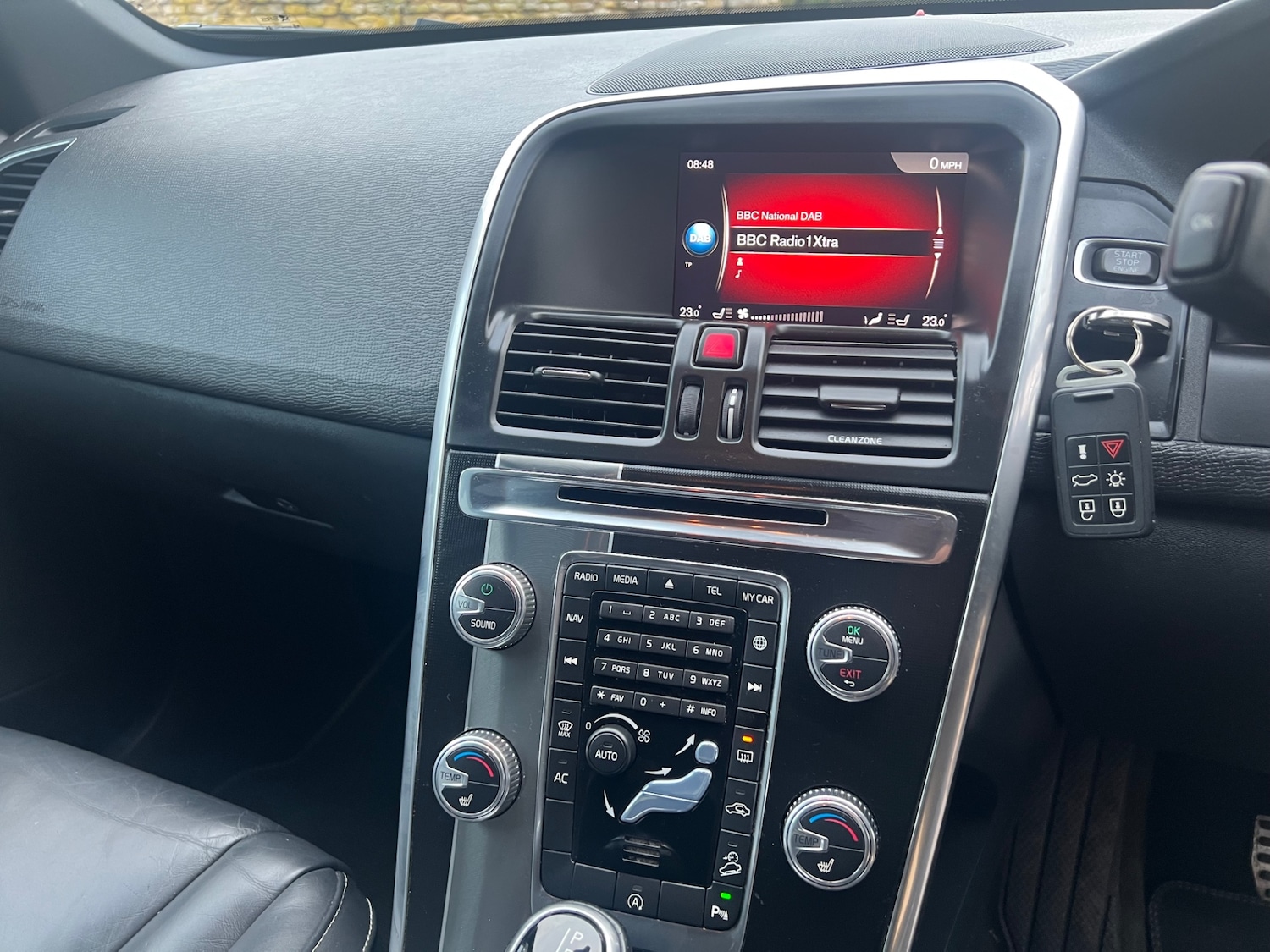 Used Volvo XC60 2017 for sale - 76763487: Photo 7