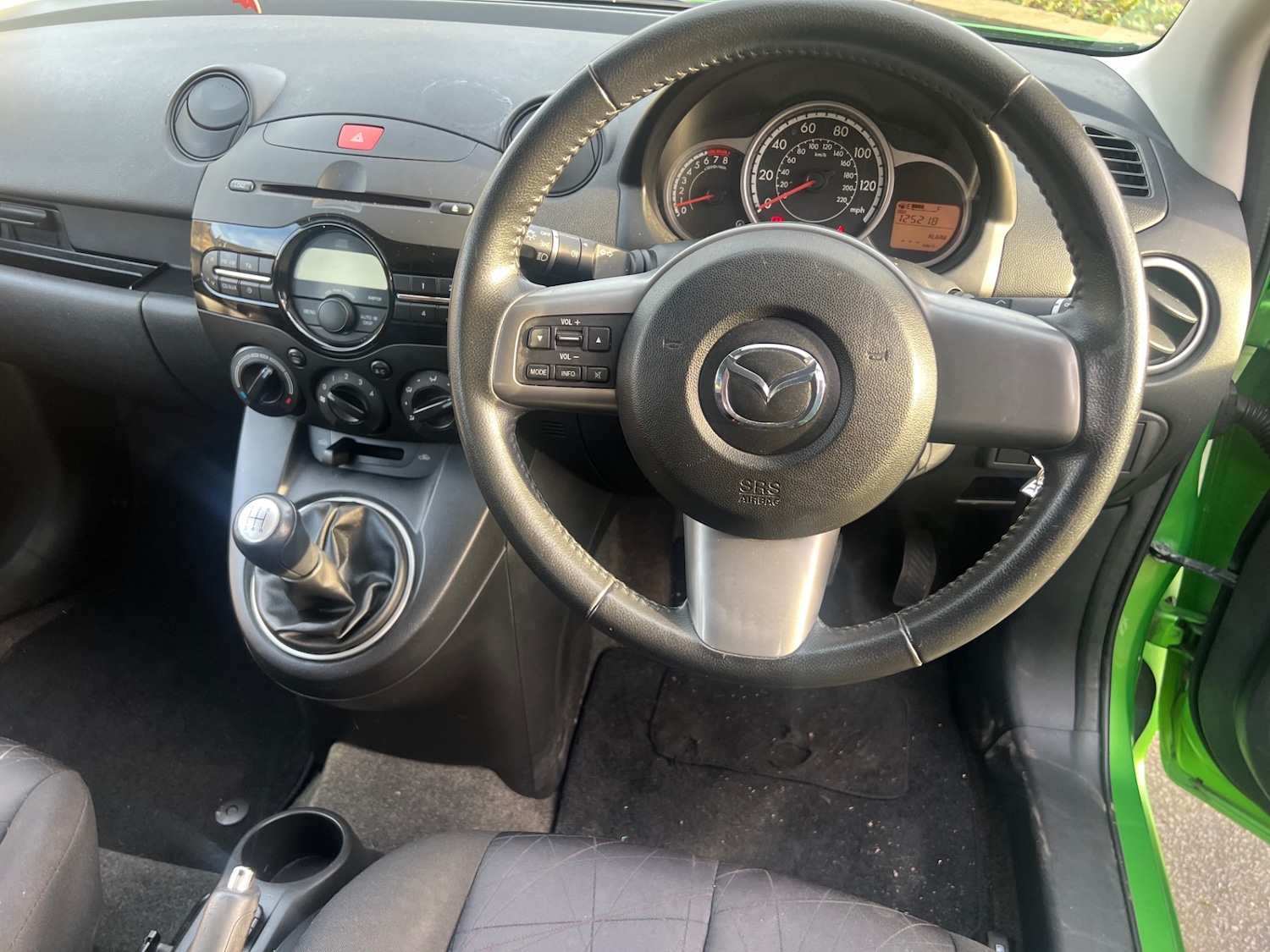 Used Mazda Mazda2 2011 for sale - 77653417: Photo 5