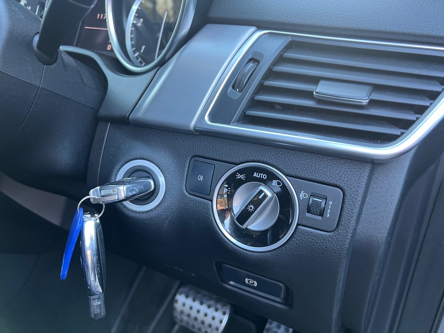 Used Mercedes-Benz M Class 2012 for sale - 76984402: Photo 16