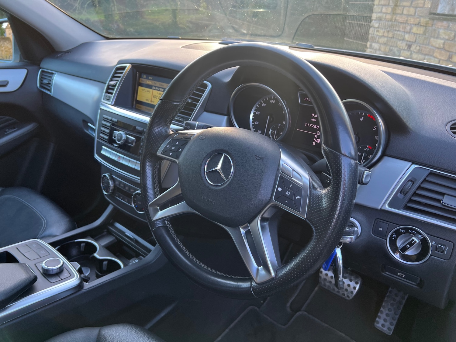 Used Mercedes-Benz M Class 2012 for sale - 76984402: Photo 6