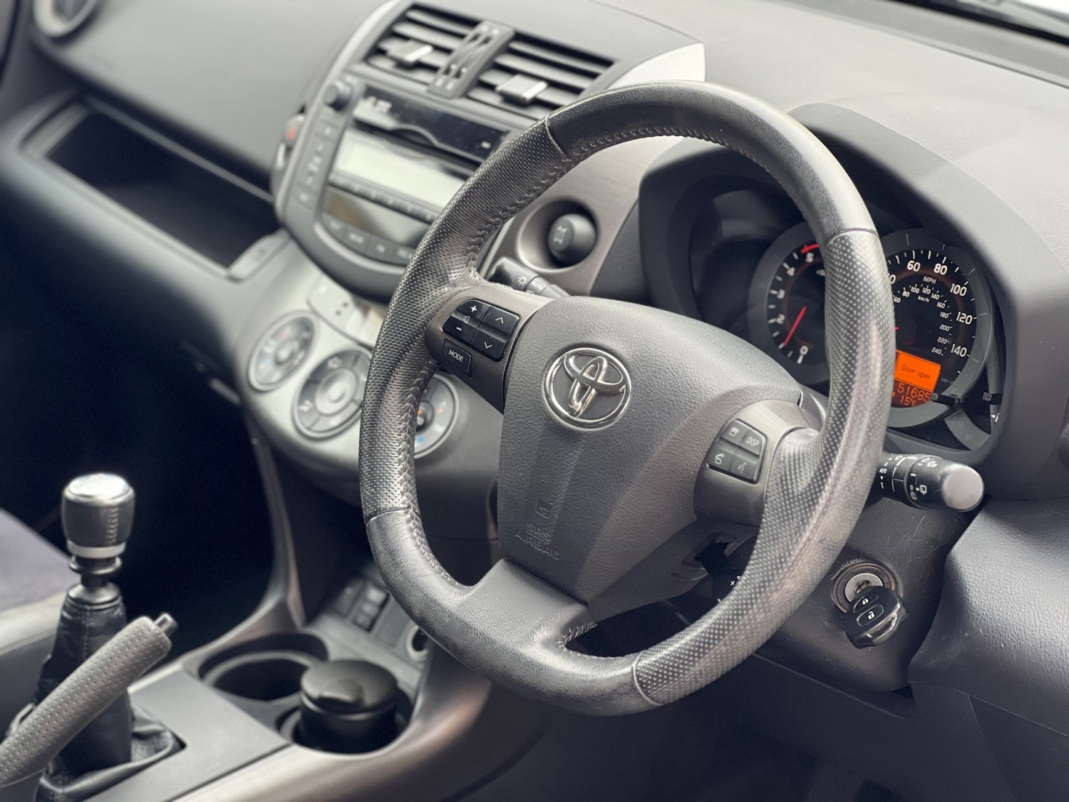 Used Toyota RAV4 2010 for sale - 76037285: Photo 24