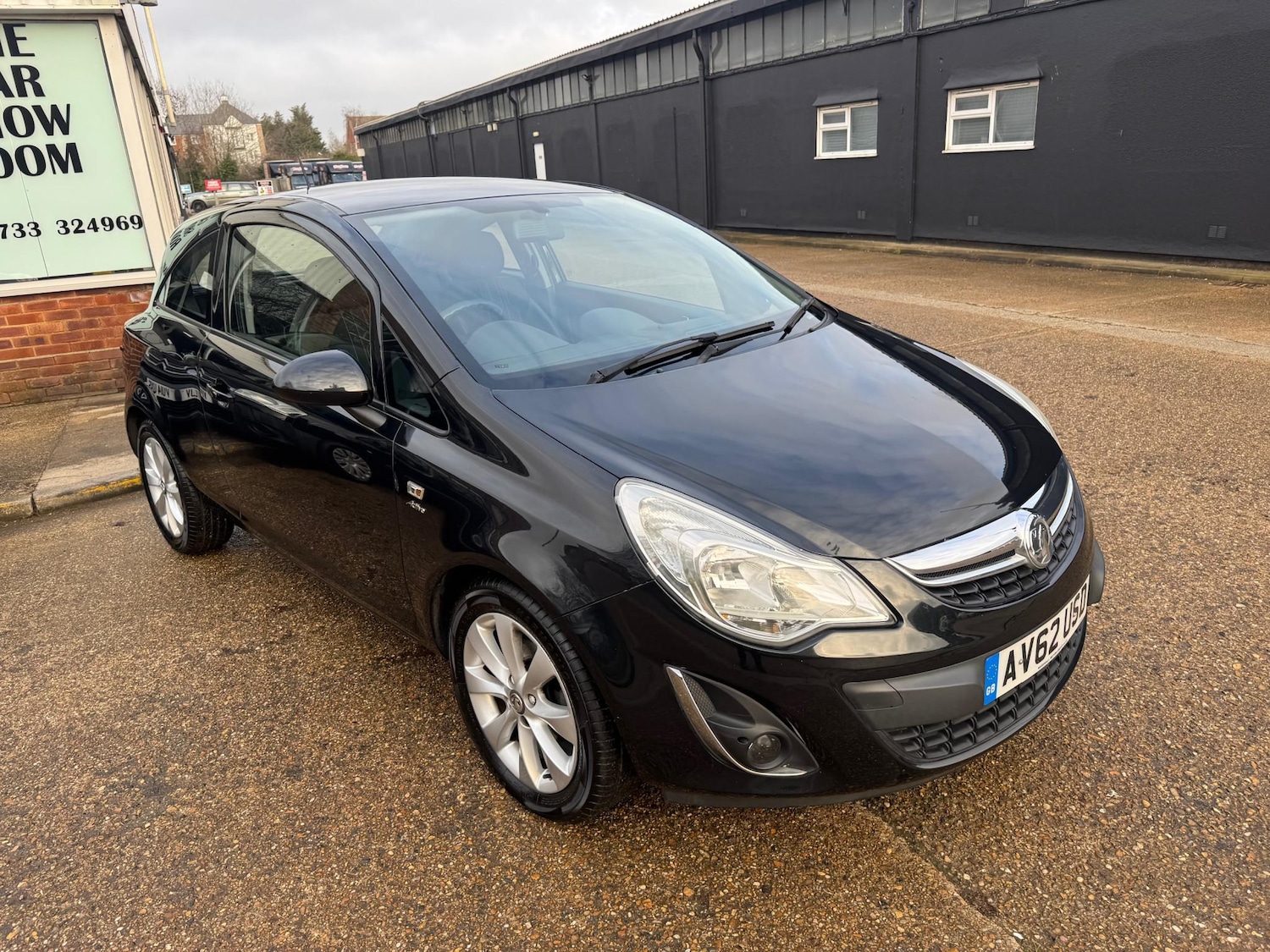 Used Vauxhall Corsa 2012 for sale - 77459734: Photo 3