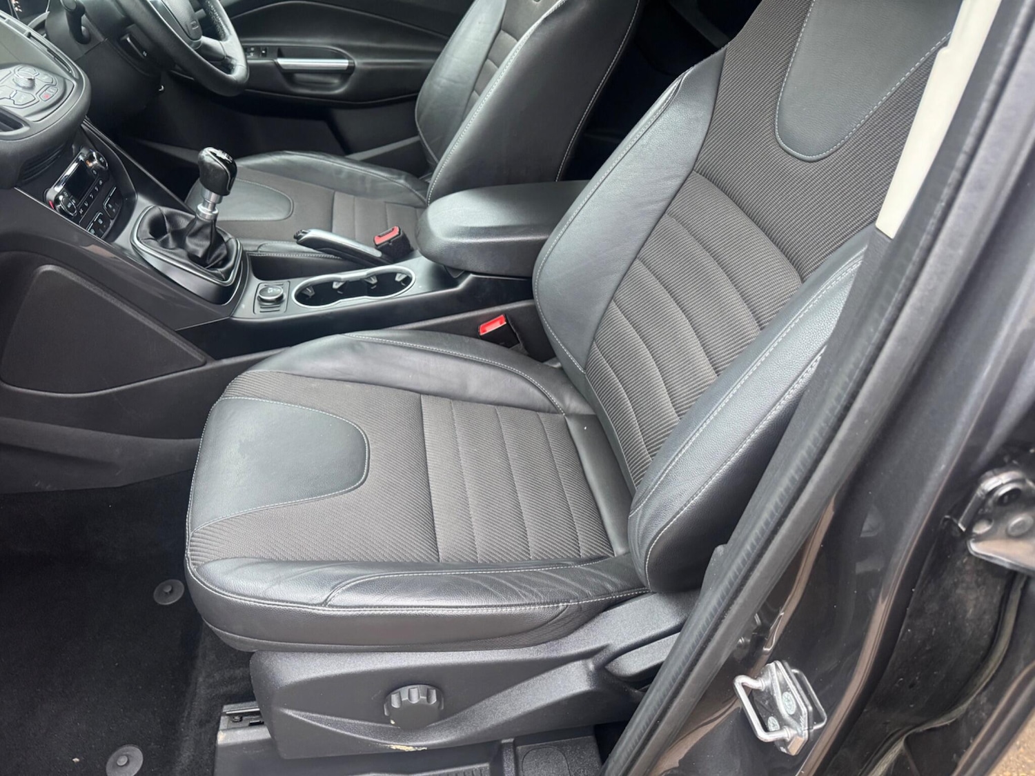 Used Ford Kuga 2016 for sale - 77305794: Photo 40