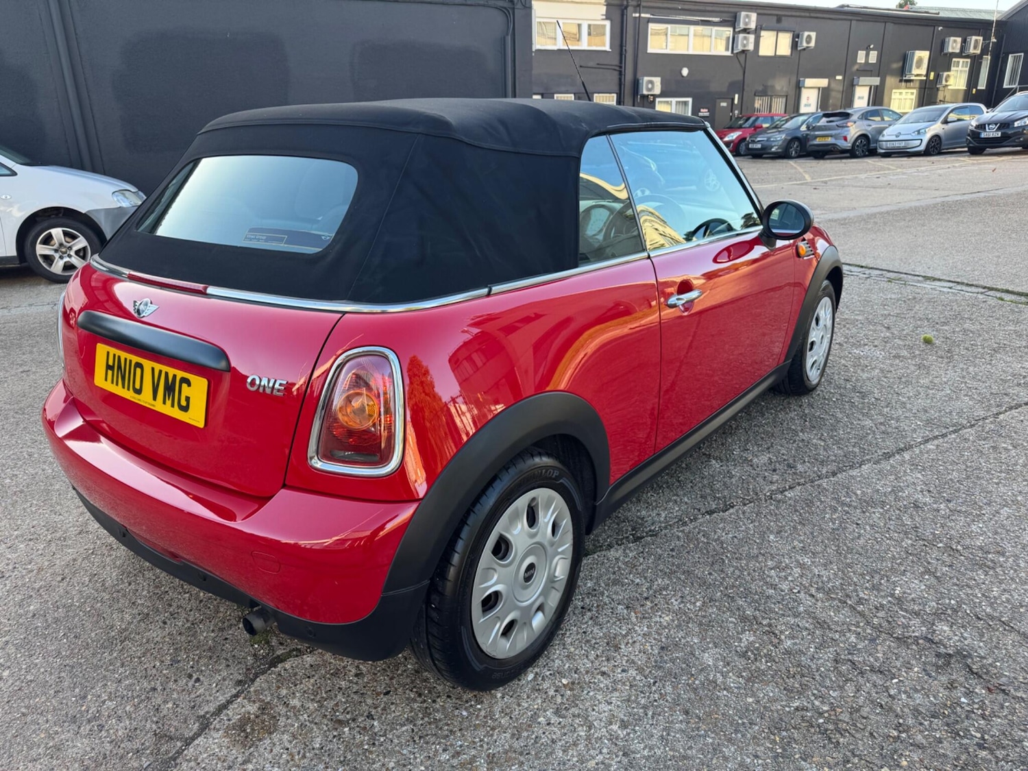 Used MINI Convertible 2010 for sale - 76485519: Photo 19