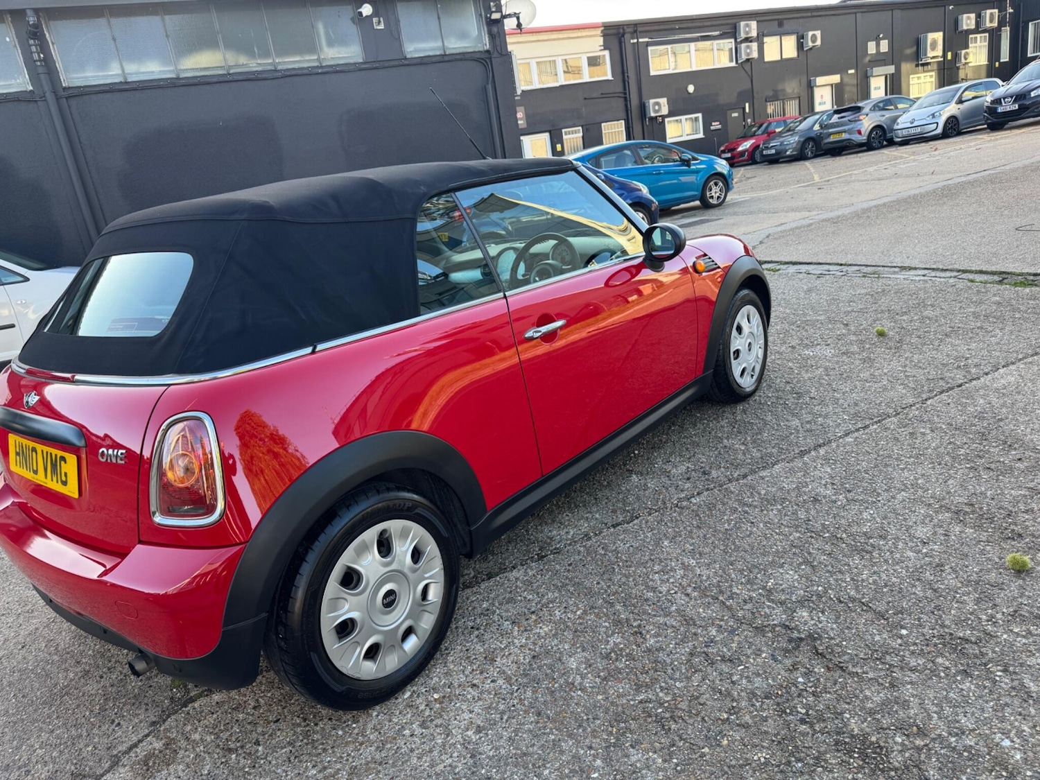 Used MINI Convertible 2010 for sale - 76485519: Photo 6