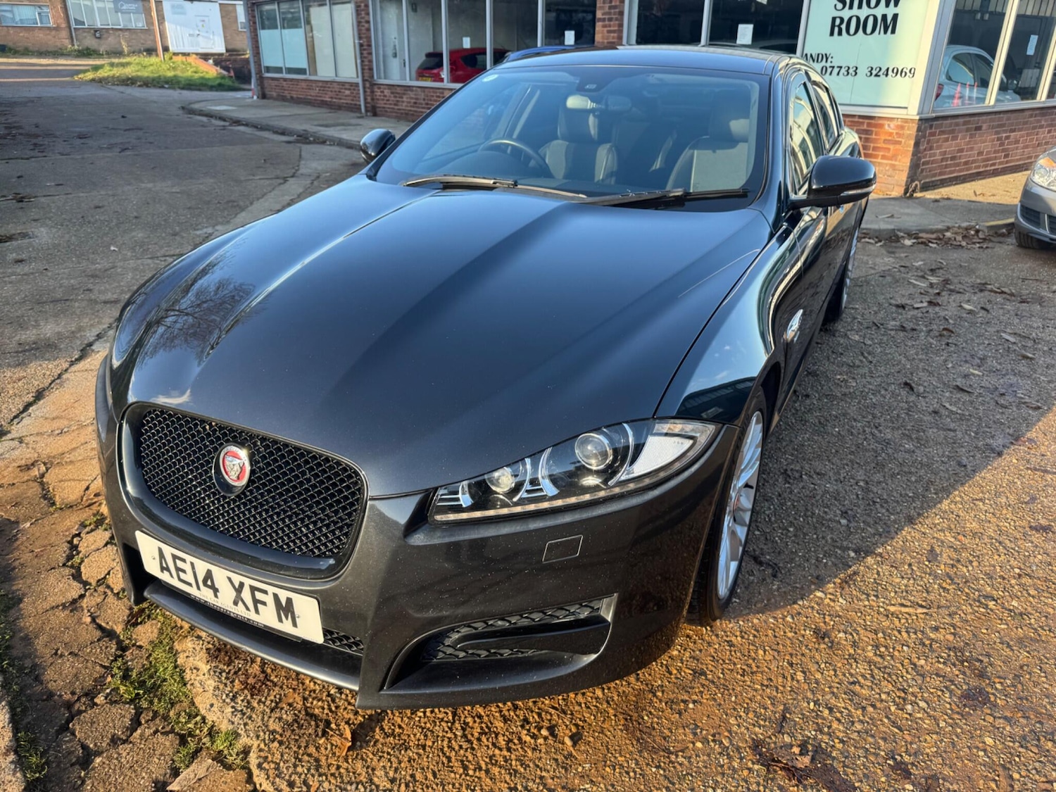Used Jaguar XF 2014 for sale - 76701690: Photo 2