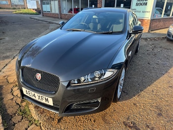 Used Jaguar XF 2014 for sale - 76701690: Photo