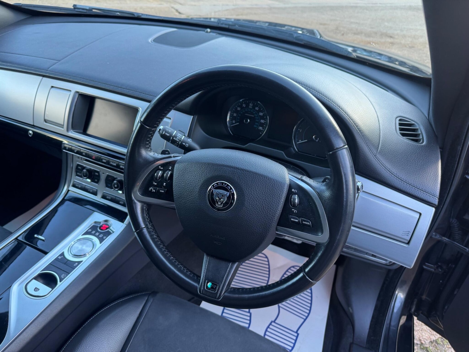 Used Jaguar XF 2014 for sale - 76701690: Photo 35