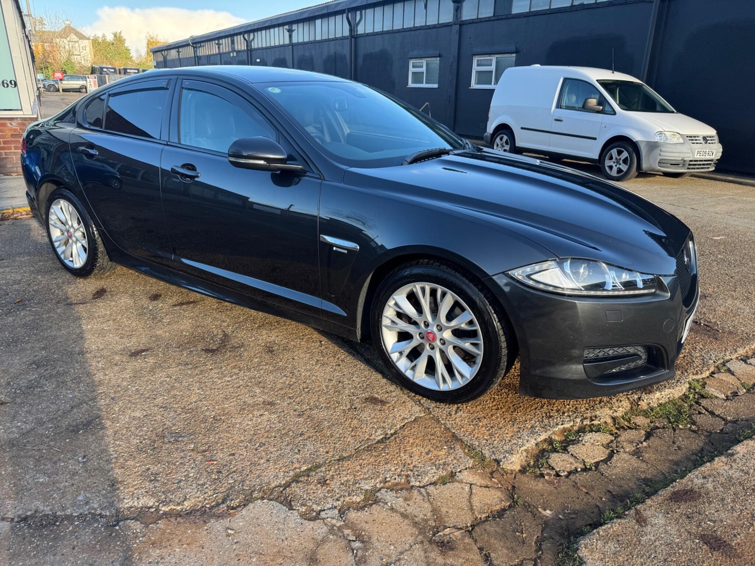 Used Jaguar XF 2014 for sale - 76701690: Photo 6
