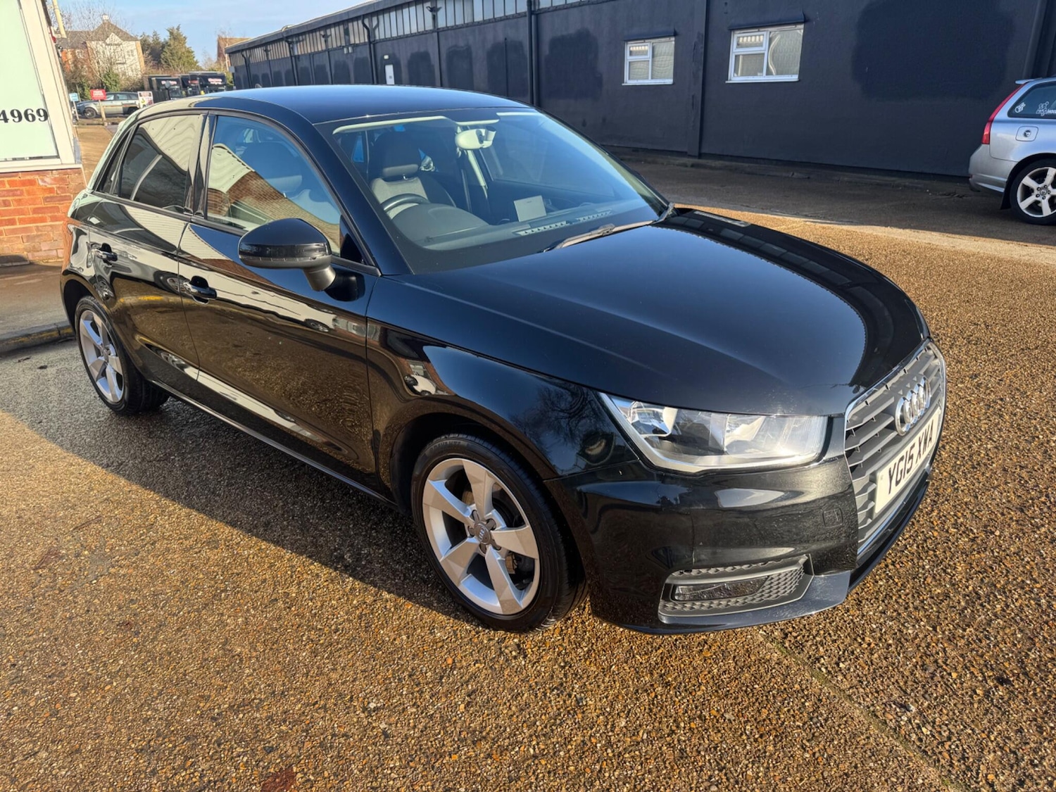 Used Audi A1 2015 for sale - 77163191: Photo 2