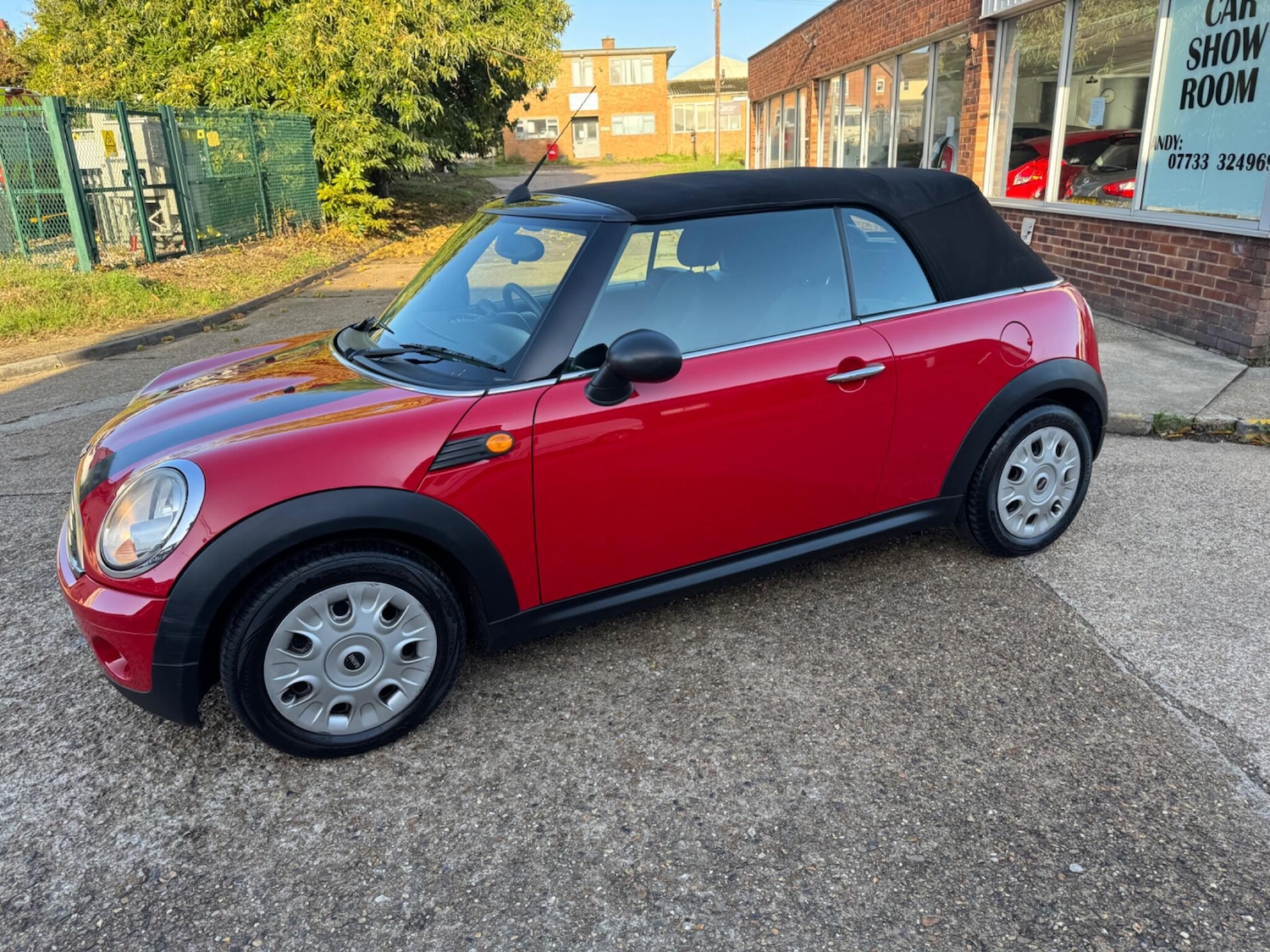 Used MINI Convertible 2010 for sale - 76174688: Photo 18
