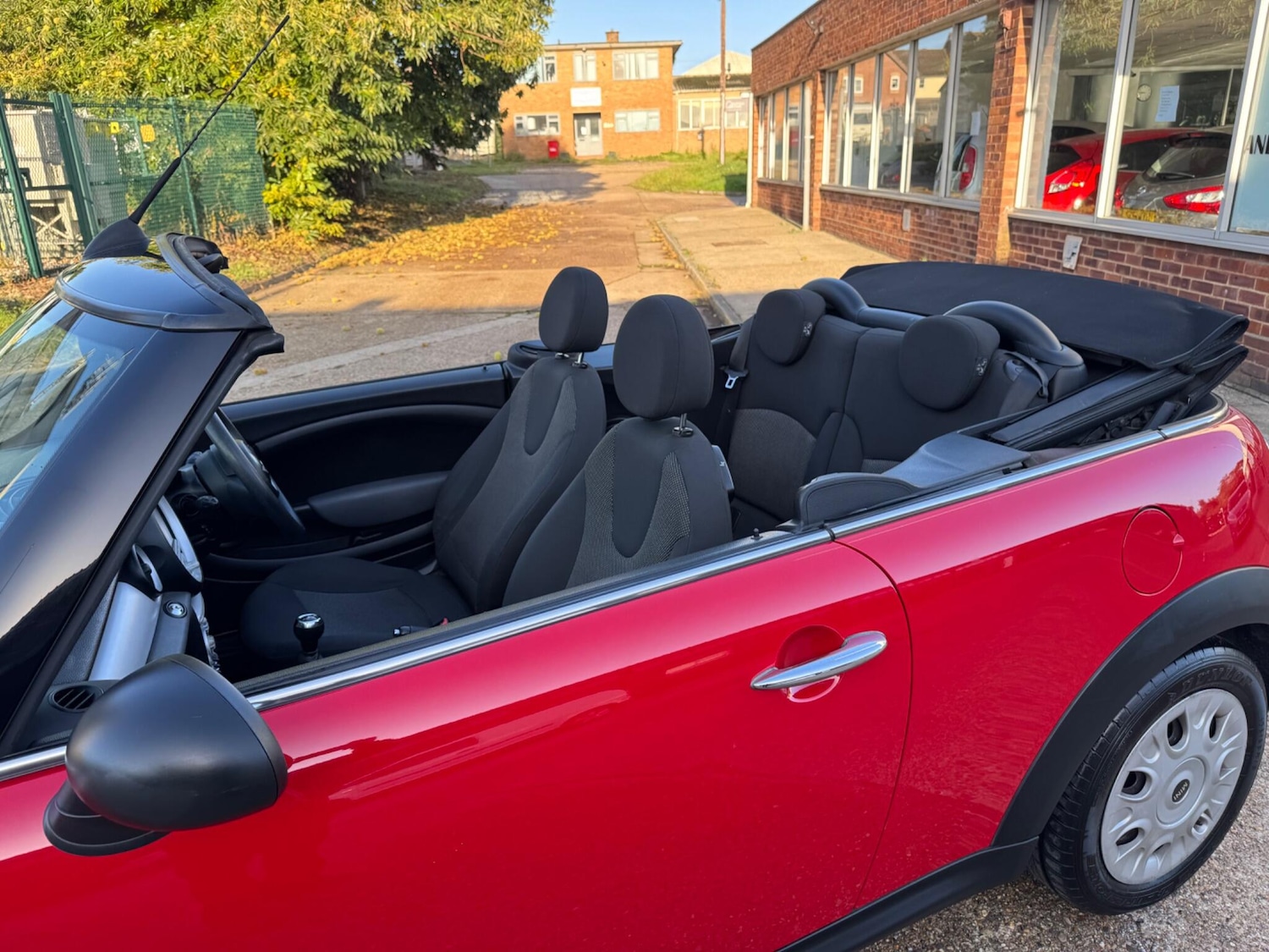 Used MINI Convertible 2010 for sale - 76174688: Photo 9
